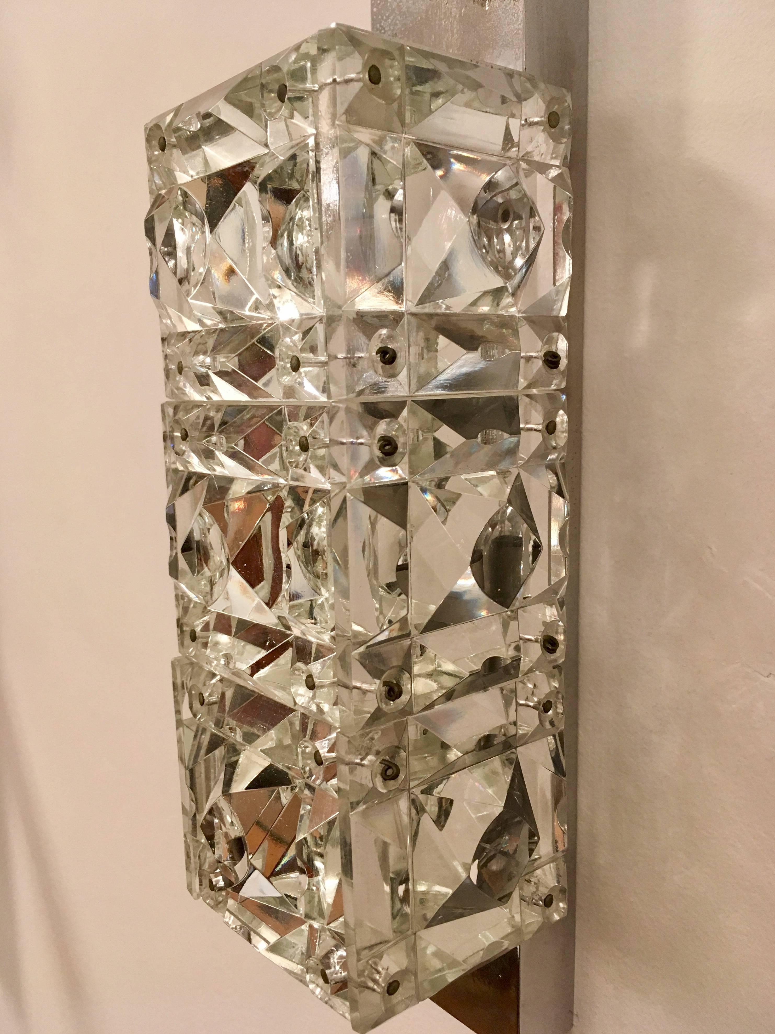 Ein Paar österreichische Kinkeldey-Wandleuchten aus Kristall aus den 1960er Jahren im Angebot 1