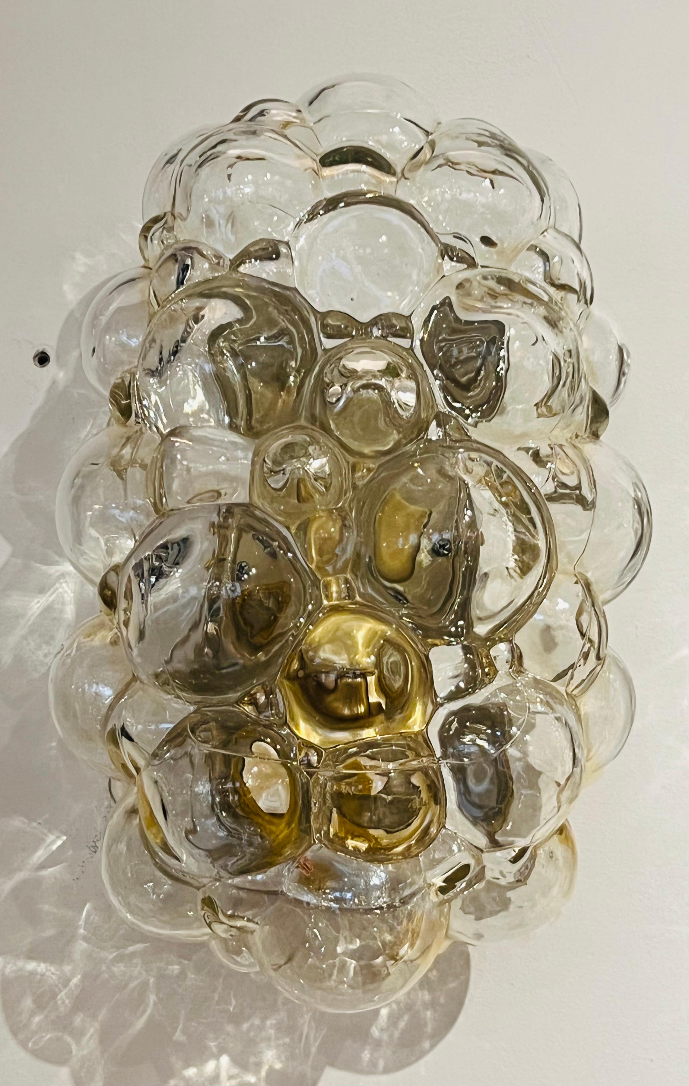 Paar 1960er Österreichische Helena Tynell Bubble Glas Wandlampen Midcentury (Messing)