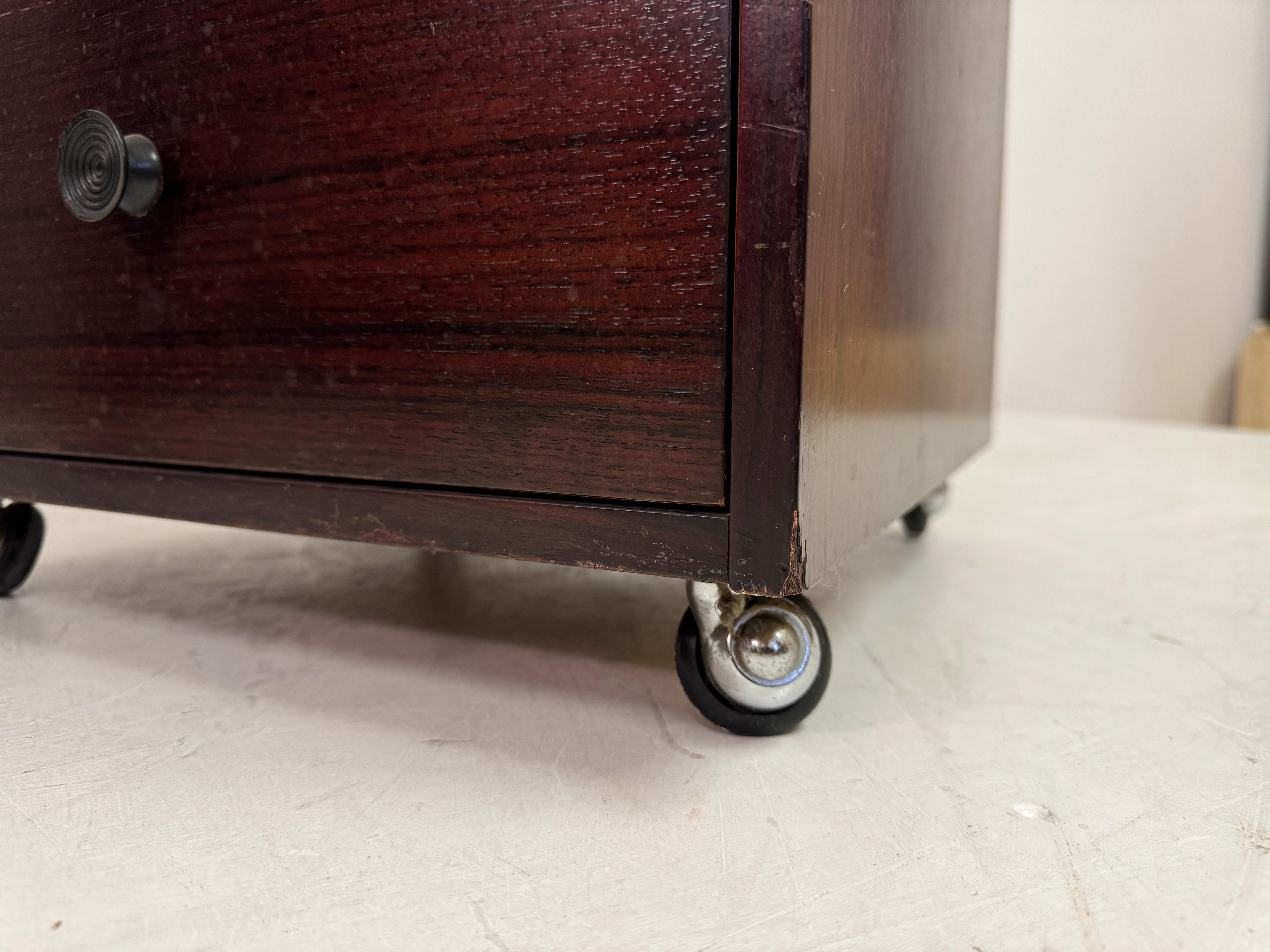 Italian Pair of 1960s Bedside Cabinets Nightstands by Carlo De Carli