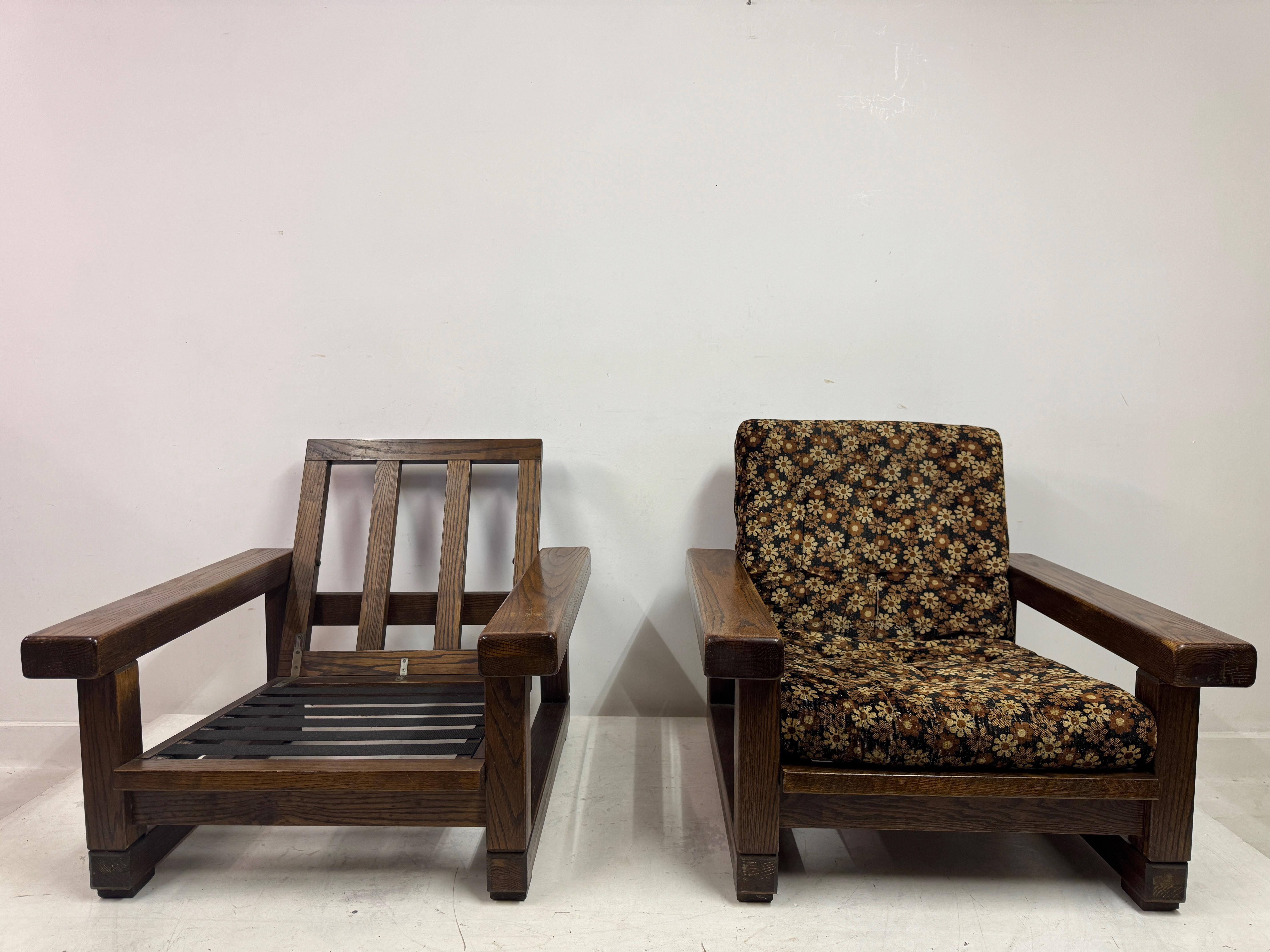 Belge Paire de fauteuils belges des années 1960 avec dossier à lattes en vente