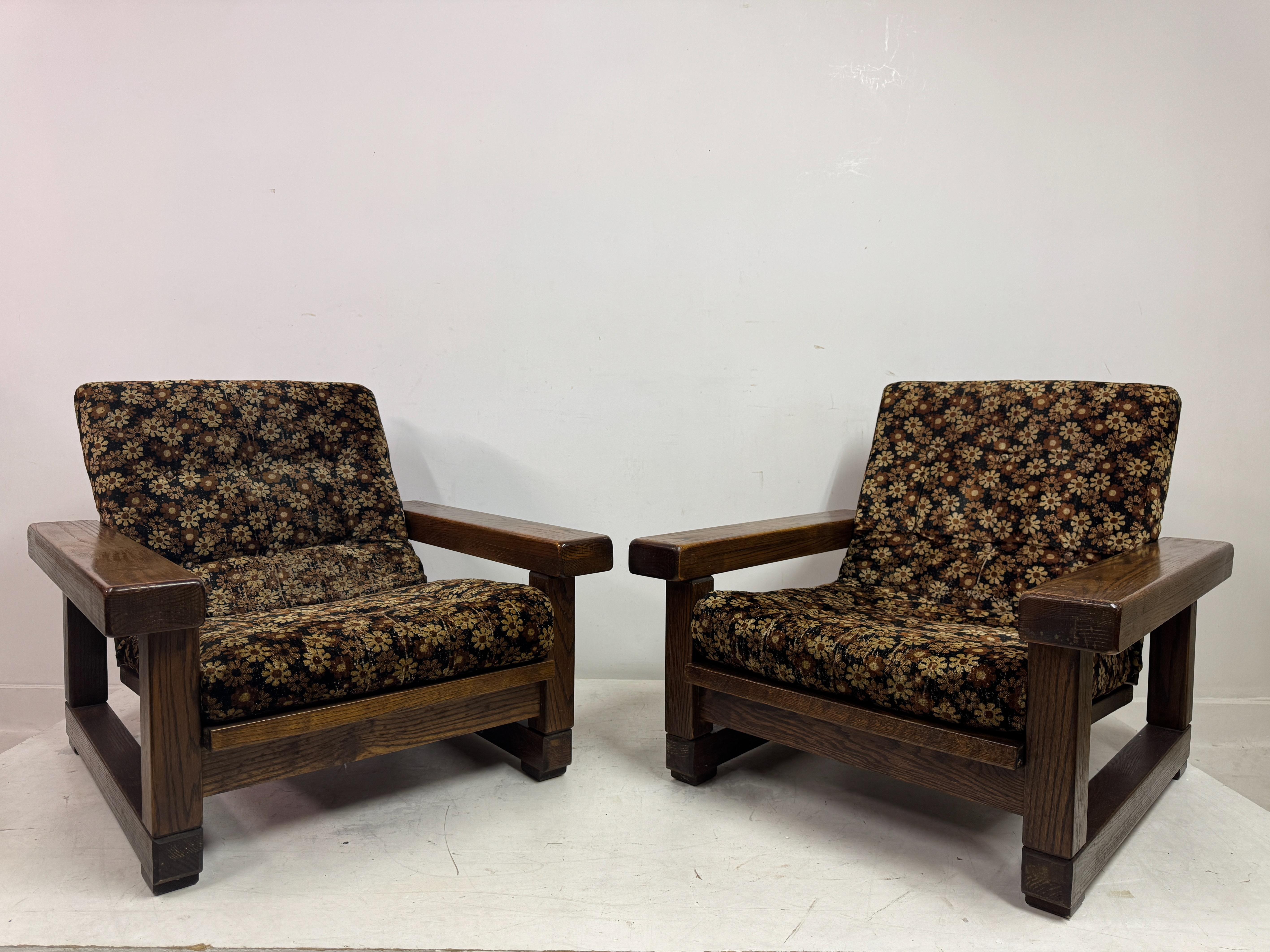 Chêne Paire de fauteuils belges des années 1960 avec dossier à lattes en vente