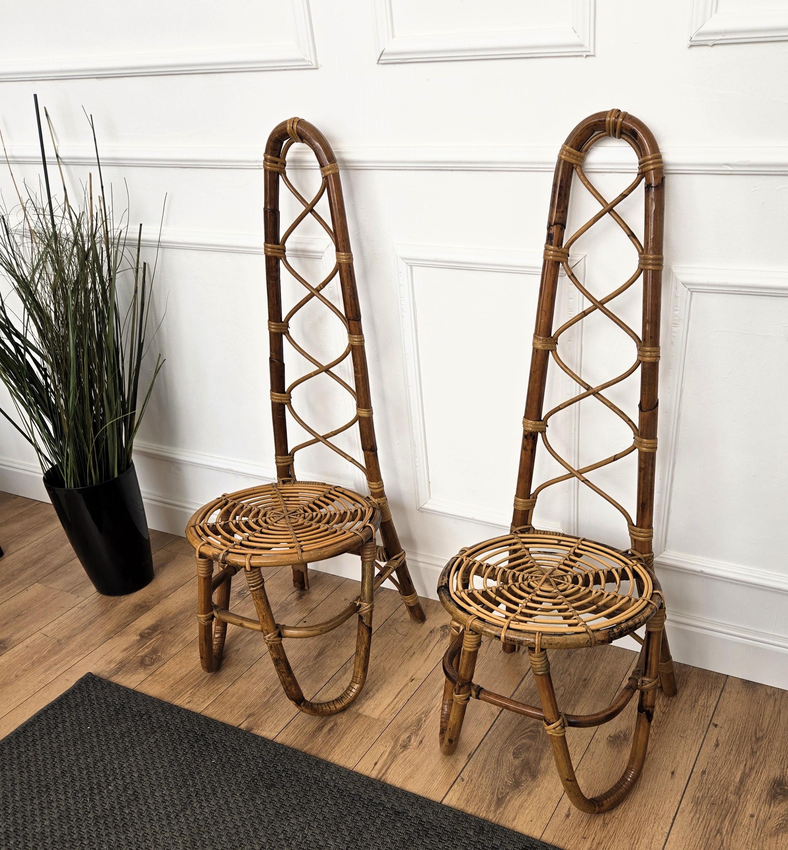 Pareja de sillas de salón laterales Dirk Van Sliedrecht de mimbre de bambú curvado de los años 1960 Bambú en venta