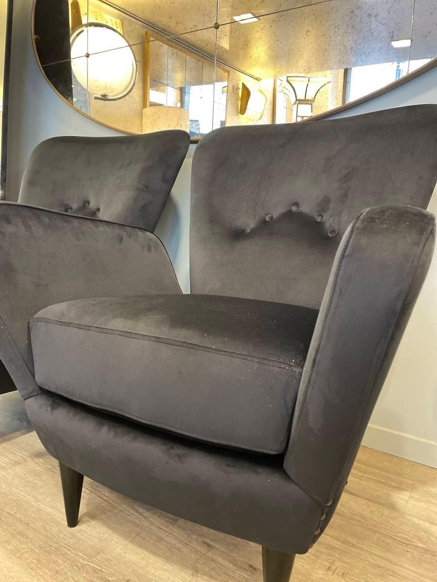 Pair of 1960s Black Velvet Armchairs For Sale 1