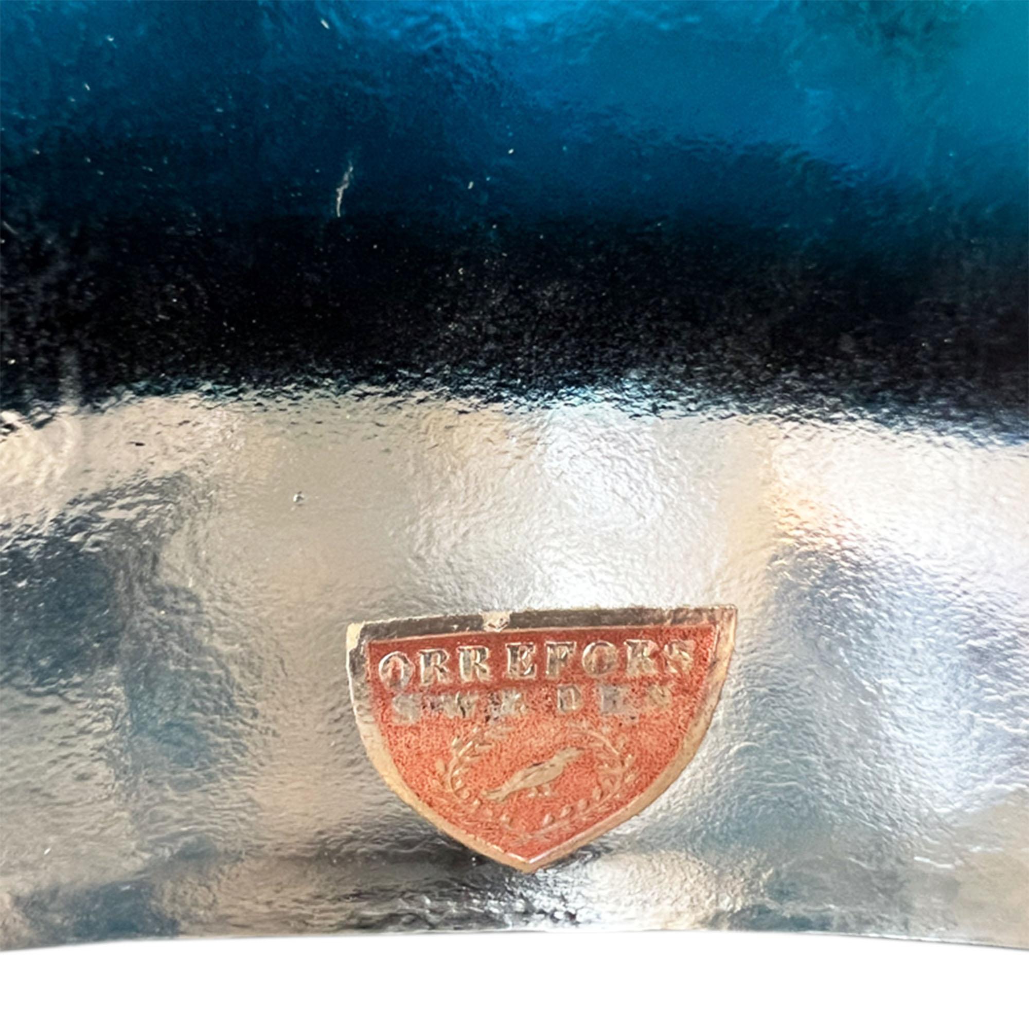 Suédois Paire de lampes de bureau suédoises Orrefors en verre bleu vif des années 1960 en vente