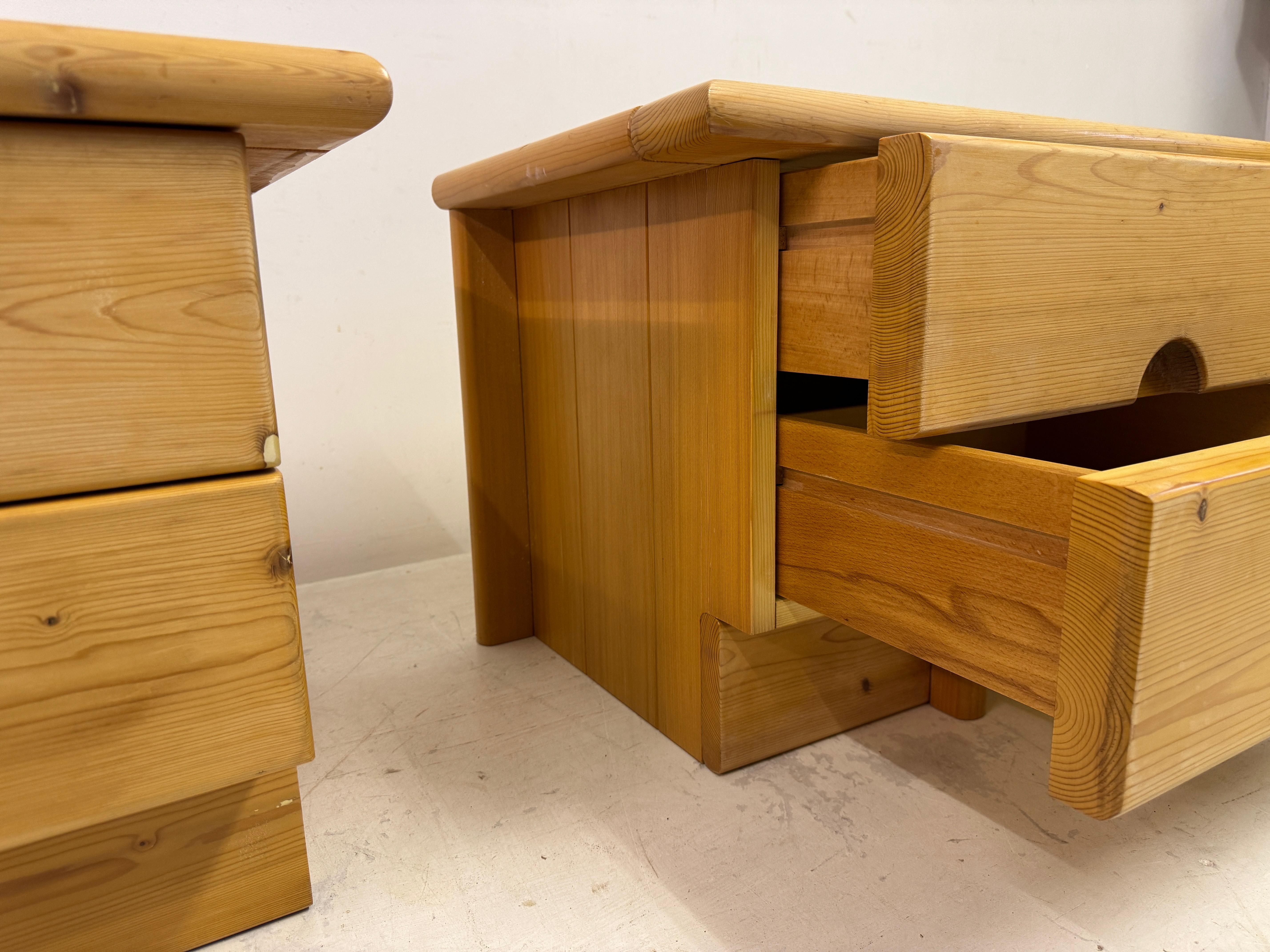 Pair of 1960s Brutalist Pine Bedside Tables or Nightstands For Sale 5