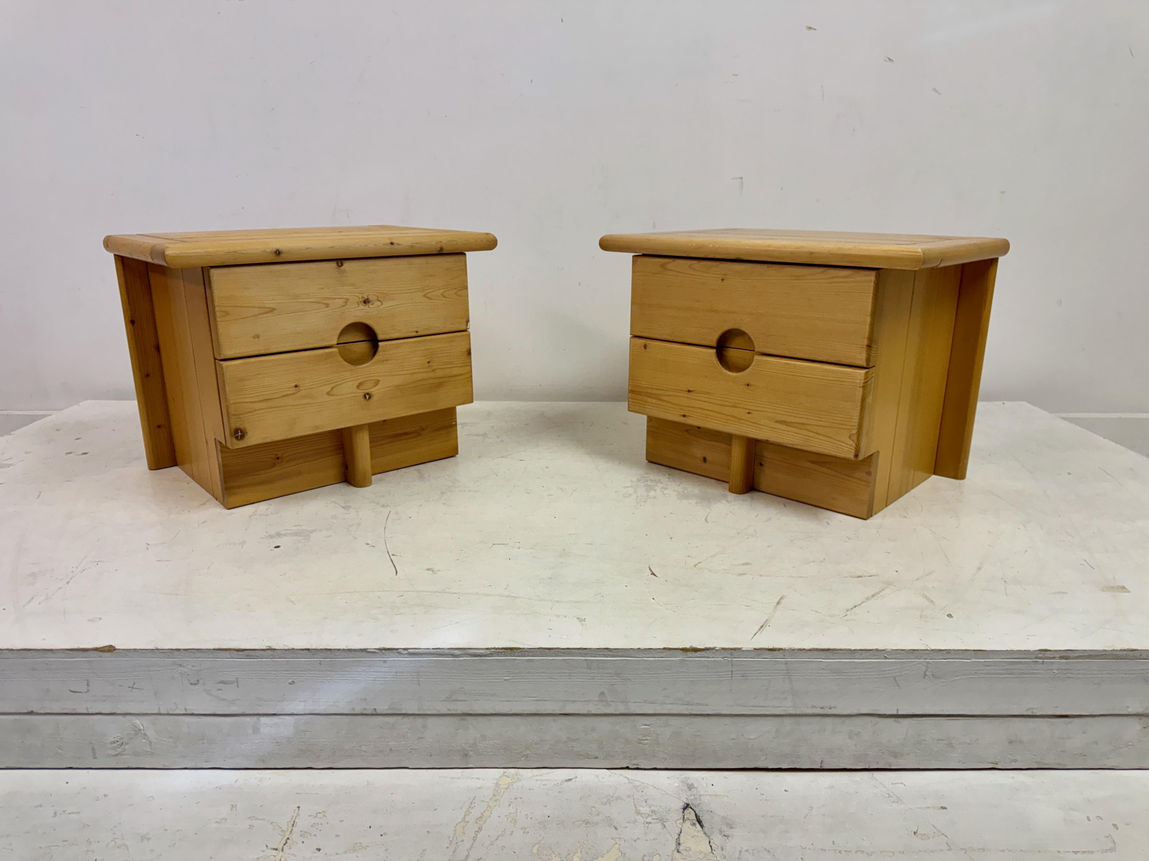 Pair of 1960s Brutalist Pine Bedside Tables or Nightstands For Sale 9