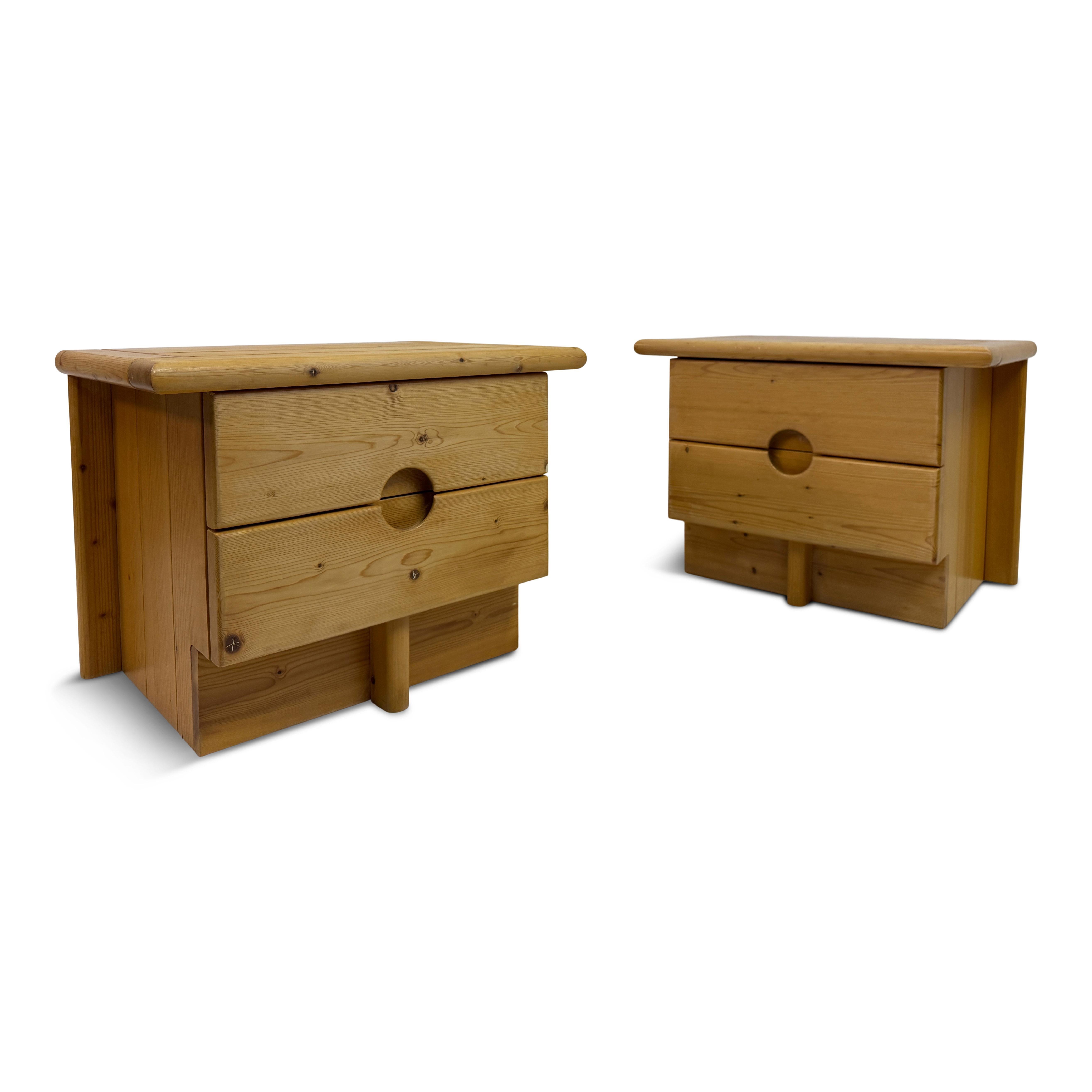 Pair of 1960s Brutalist Pine Bedside Tables or Nightstands For Sale 15