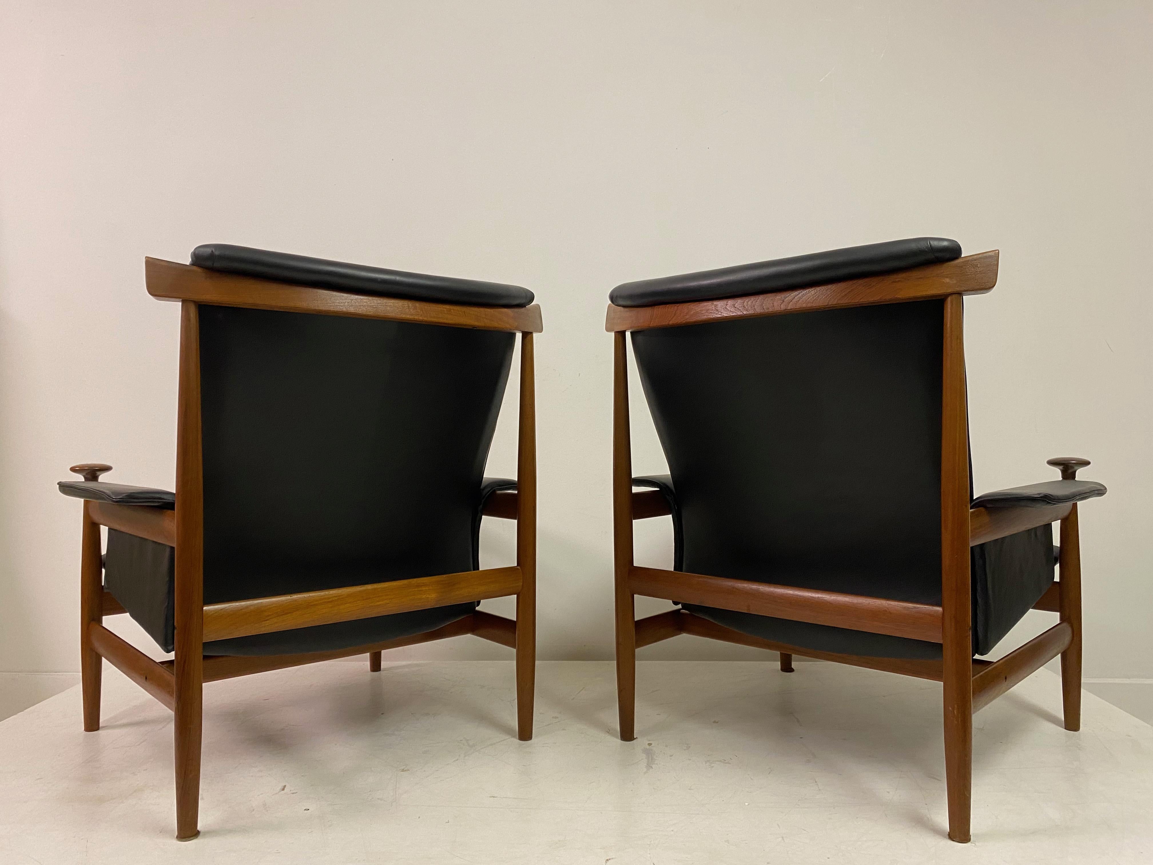 Ein Paar Bwana-Sessel aus den 1960er Jahren von Finn Juhl aus schwarzem Leder 4