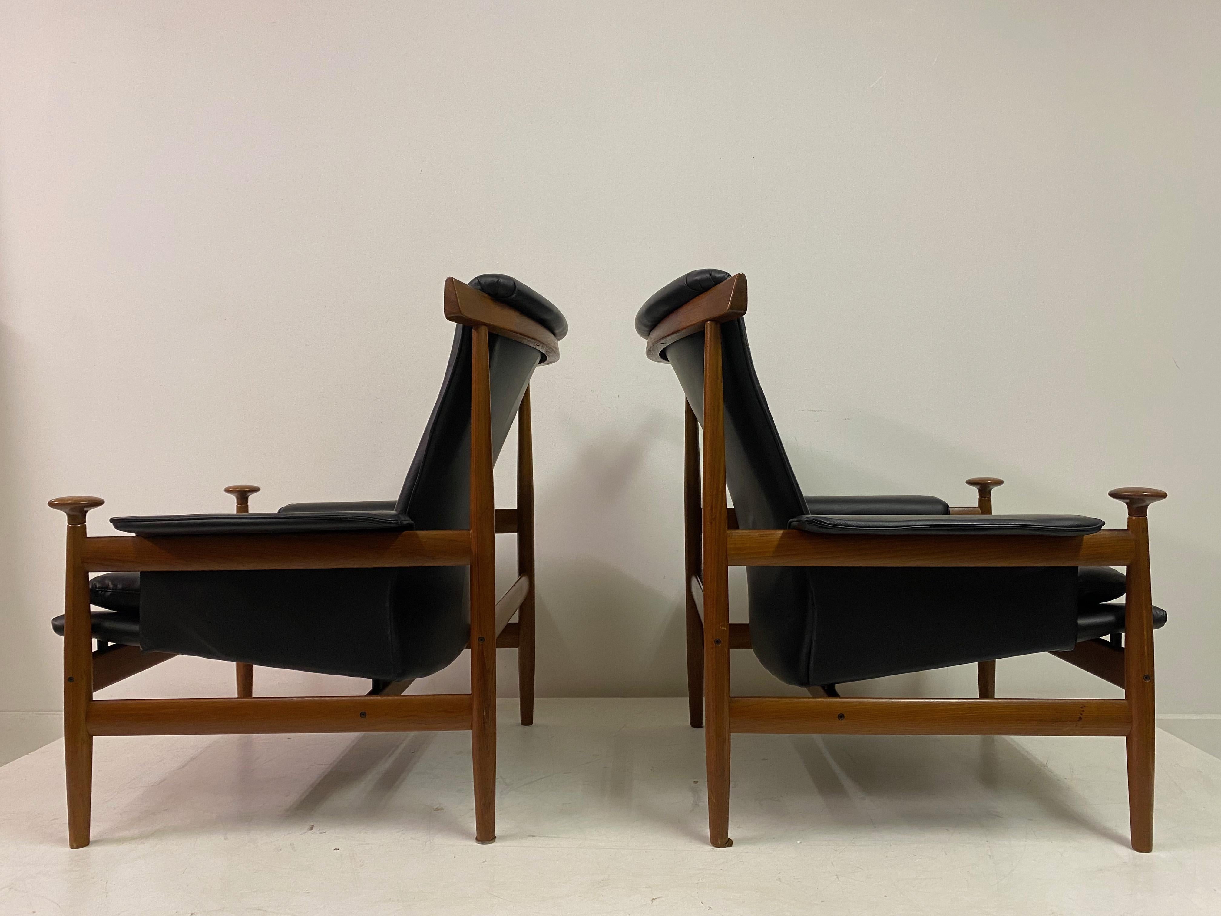Ein Paar Bwana-Sessel aus den 1960er Jahren von Finn Juhl aus schwarzem Leder 5