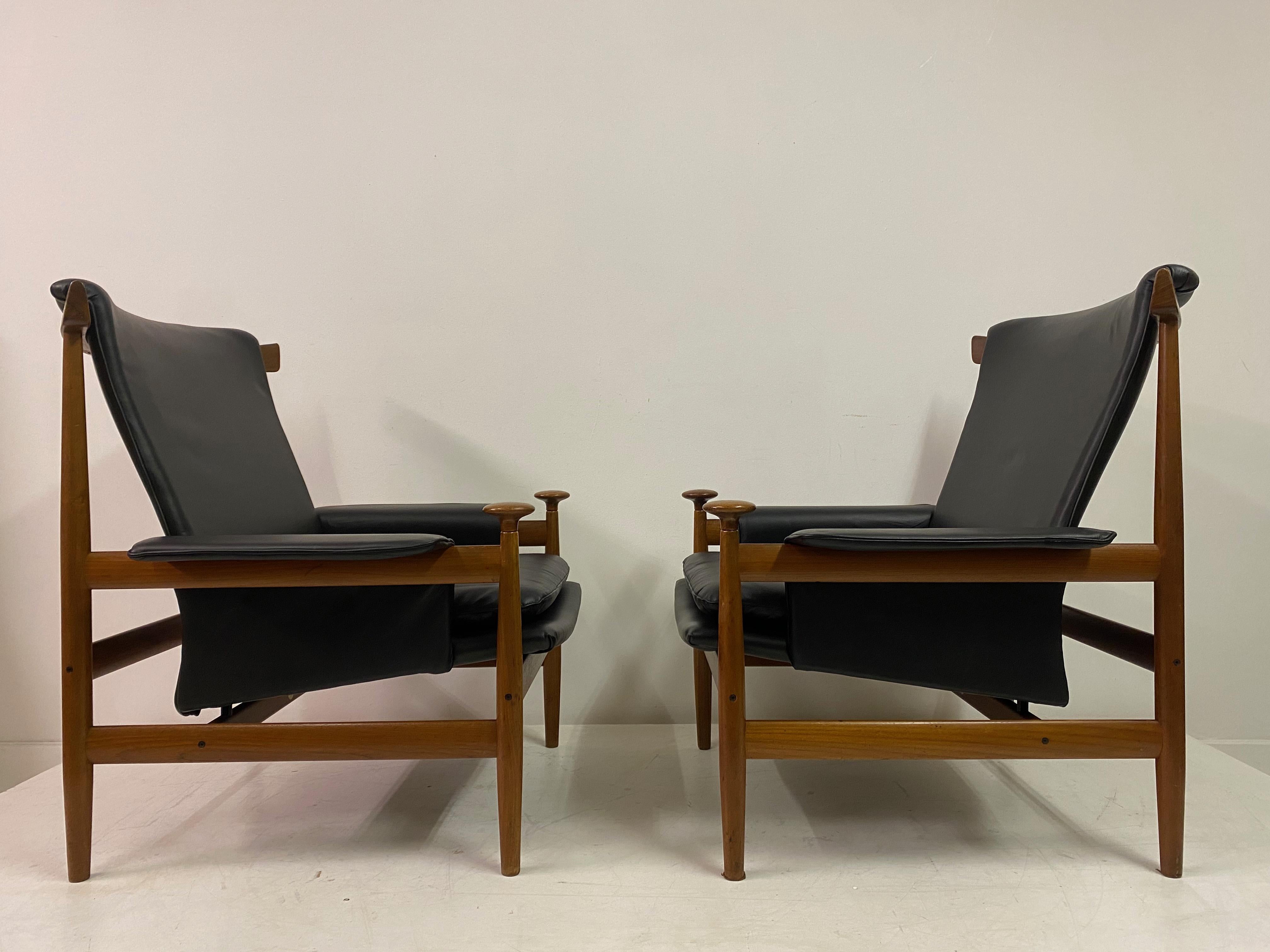 Ein Paar Bwana-Sessel aus den 1960er Jahren von Finn Juhl aus schwarzem Leder 1