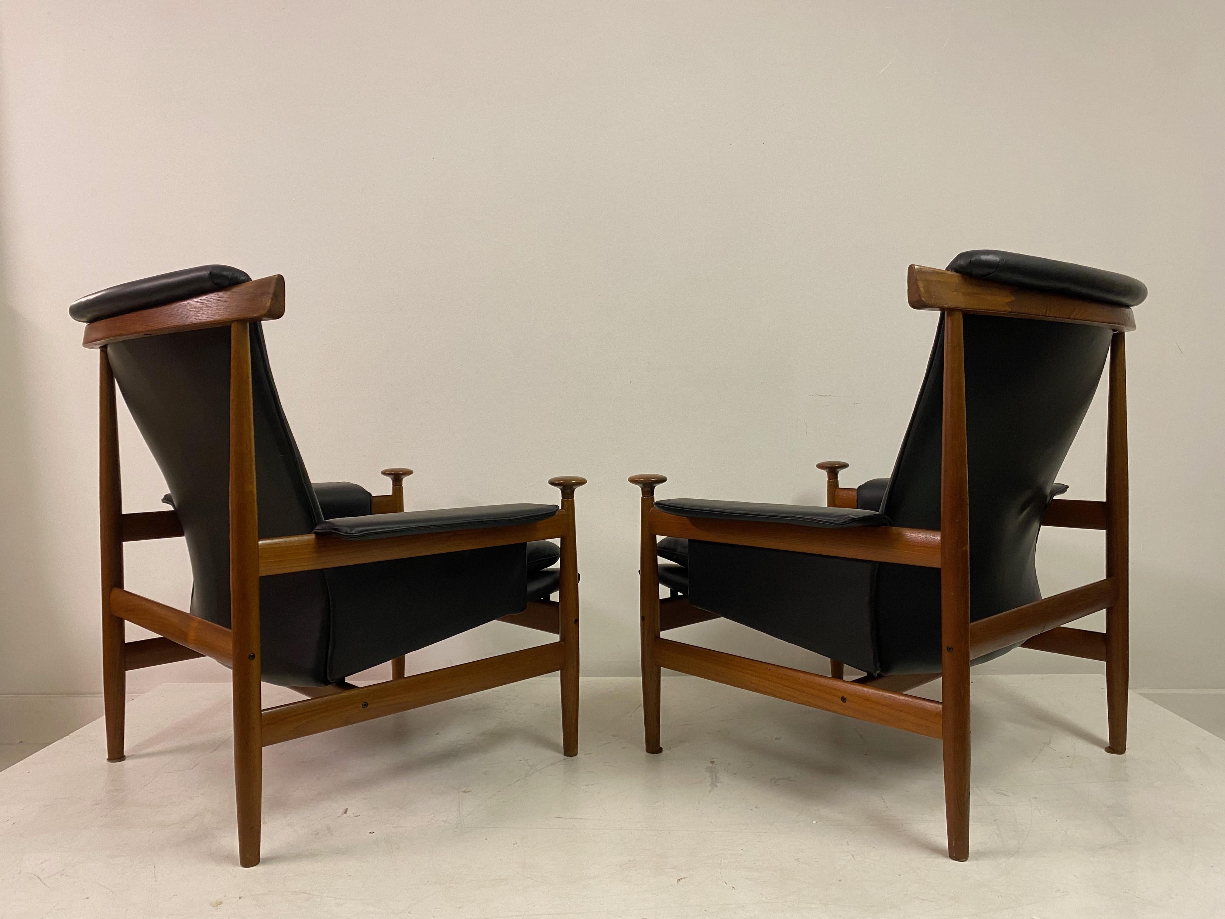 Ein Paar Bwana-Sessel aus den 1960er Jahren von Finn Juhl aus schwarzem Leder 2
