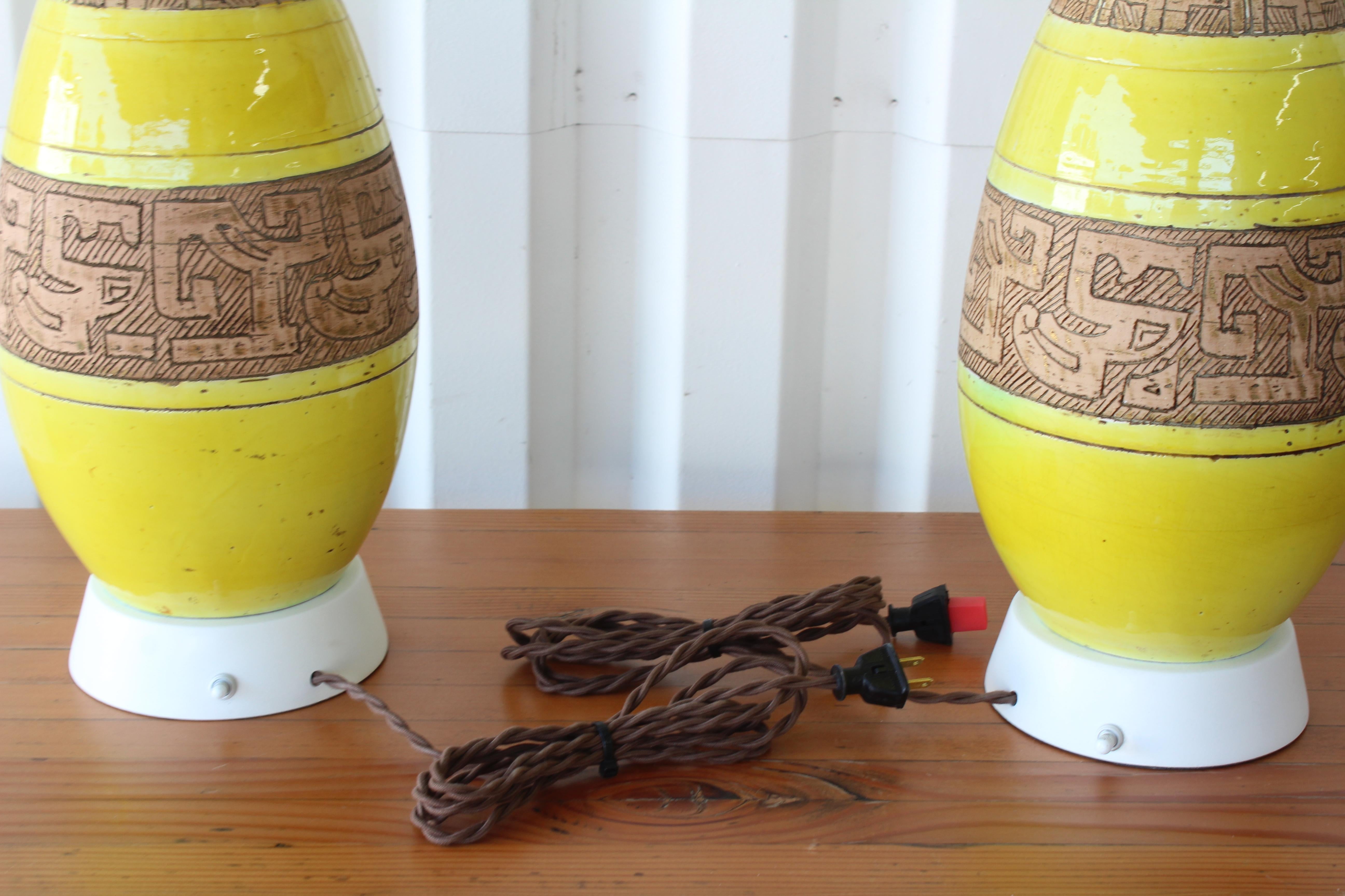 Pair of 1960s Ceramic Porcelain Lamps with Egyptian Motifs 4