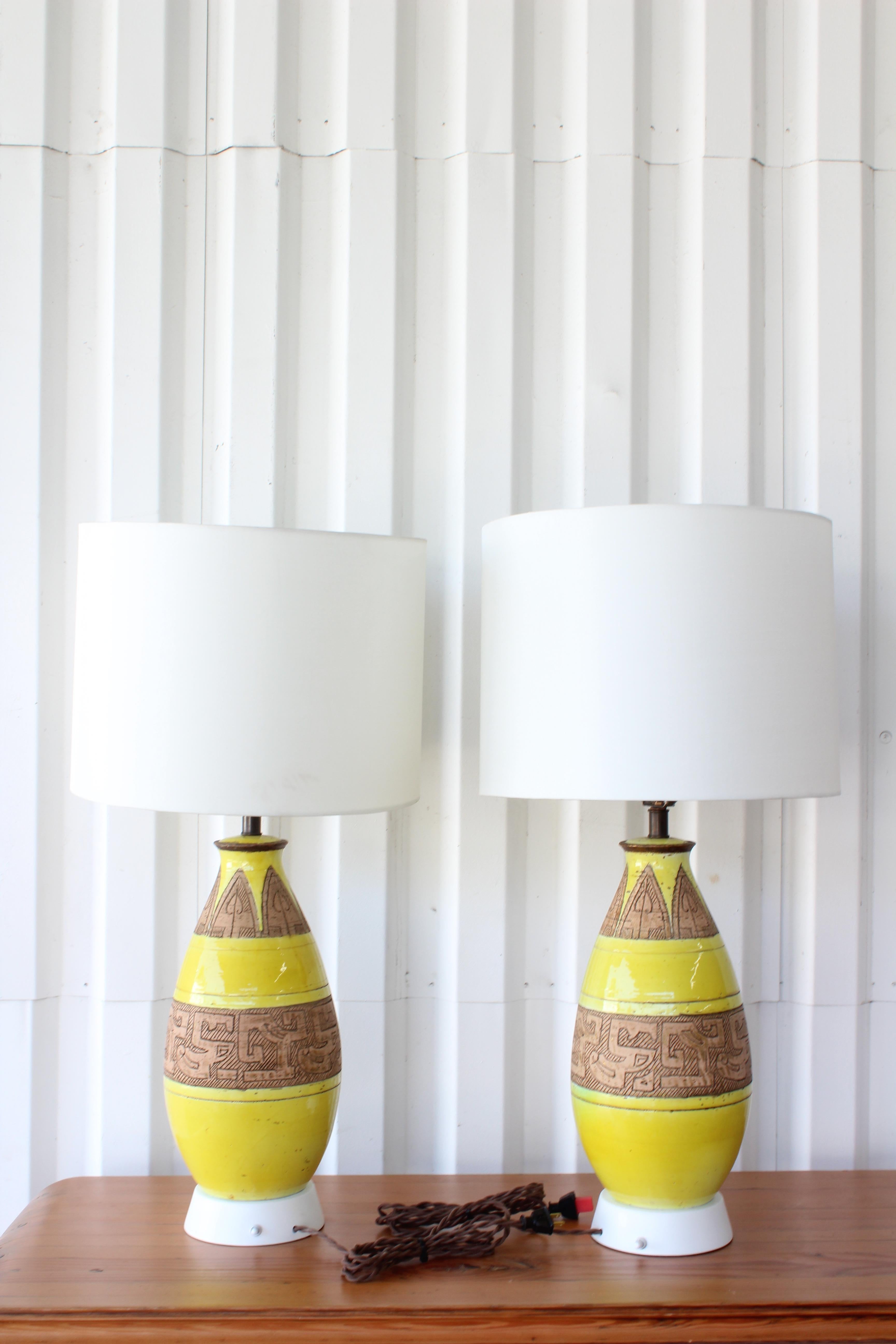 Pair of 1960s Ceramic Porcelain Lamps with Egyptian Motifs 5
