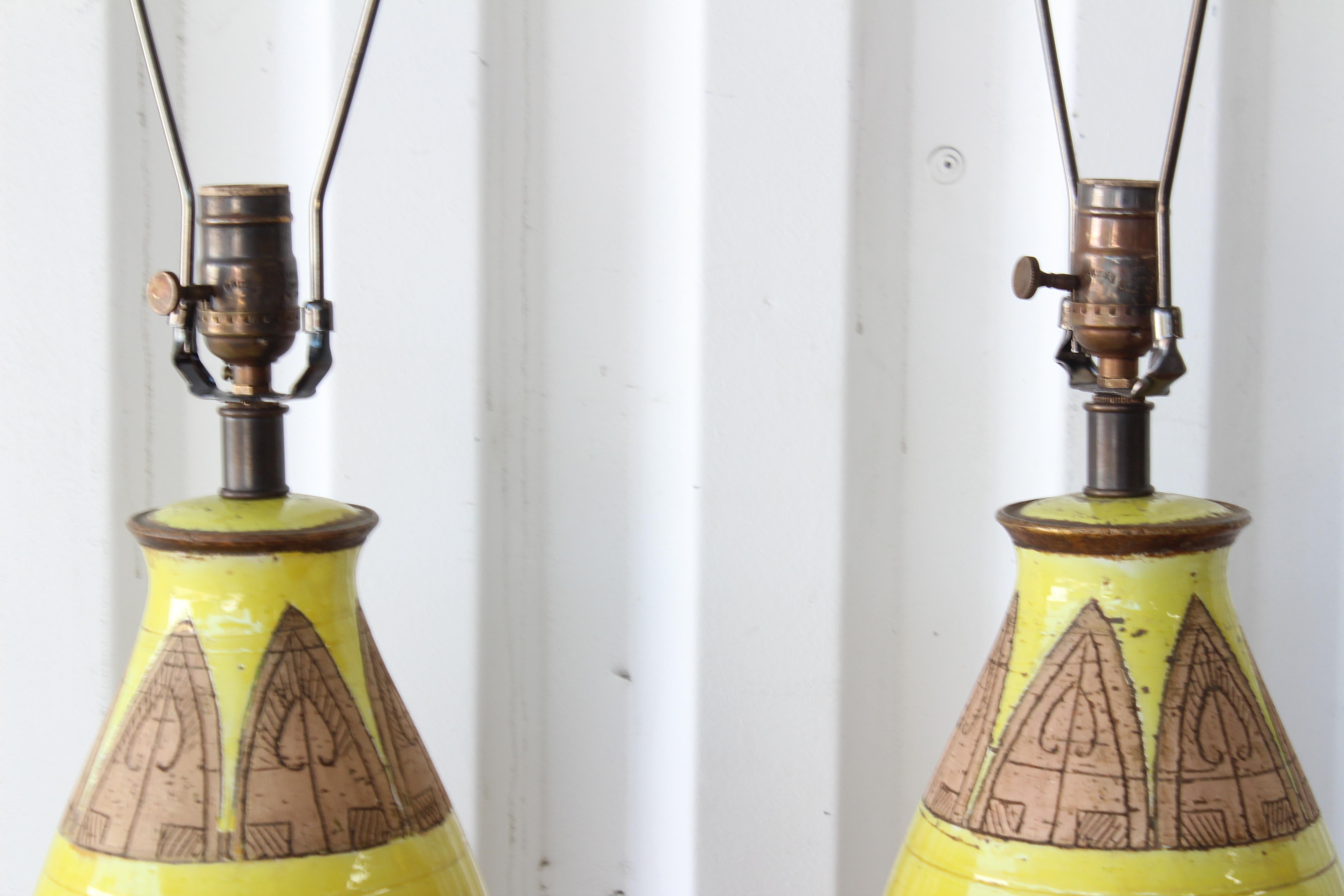 Pair of 1960s Ceramic Porcelain Lamps with Egyptian Motifs 11
