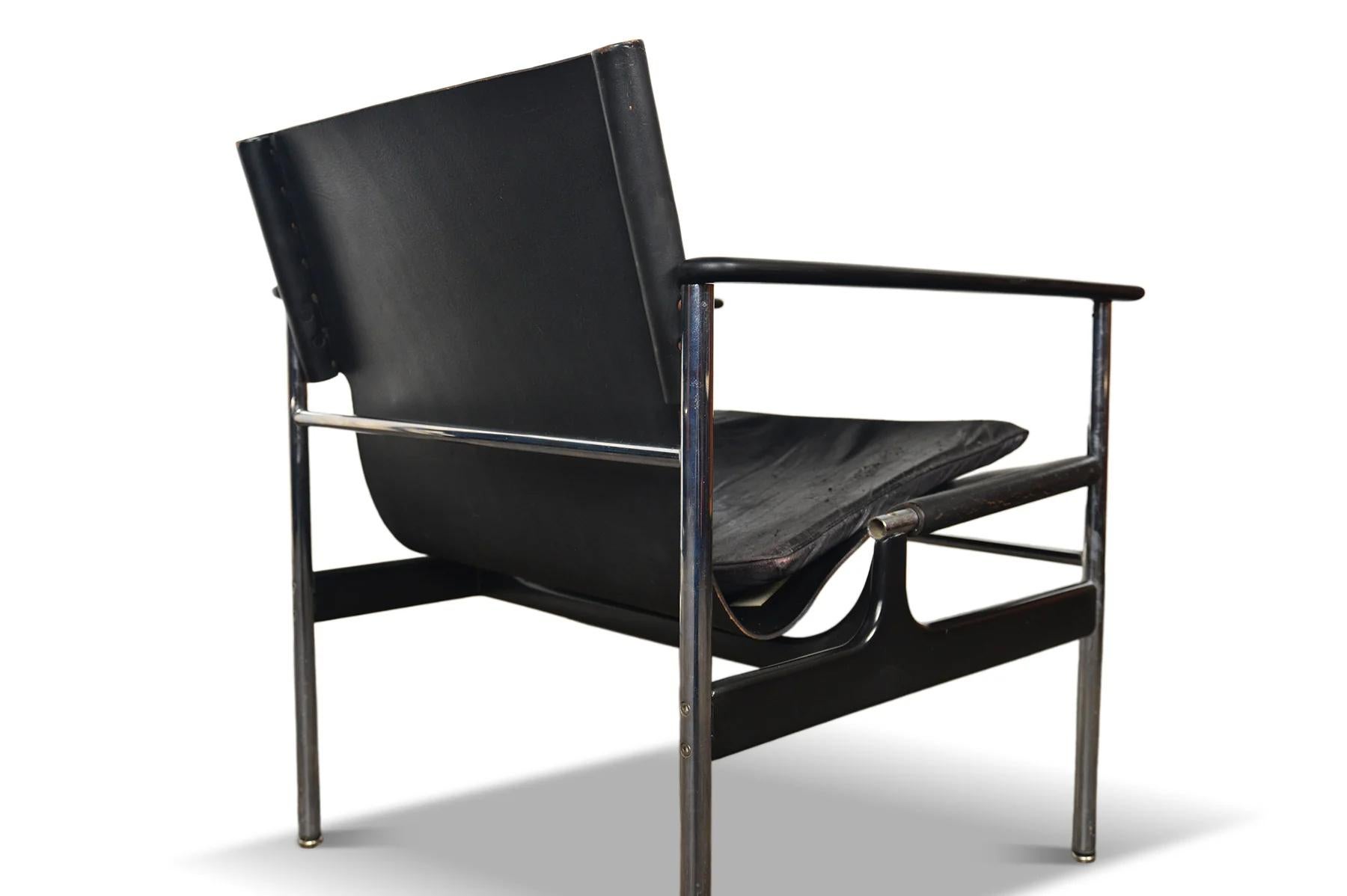 Paire de chaises longues Charles Pollock «657 » en cuir et chrome des années 1960 en vente 1