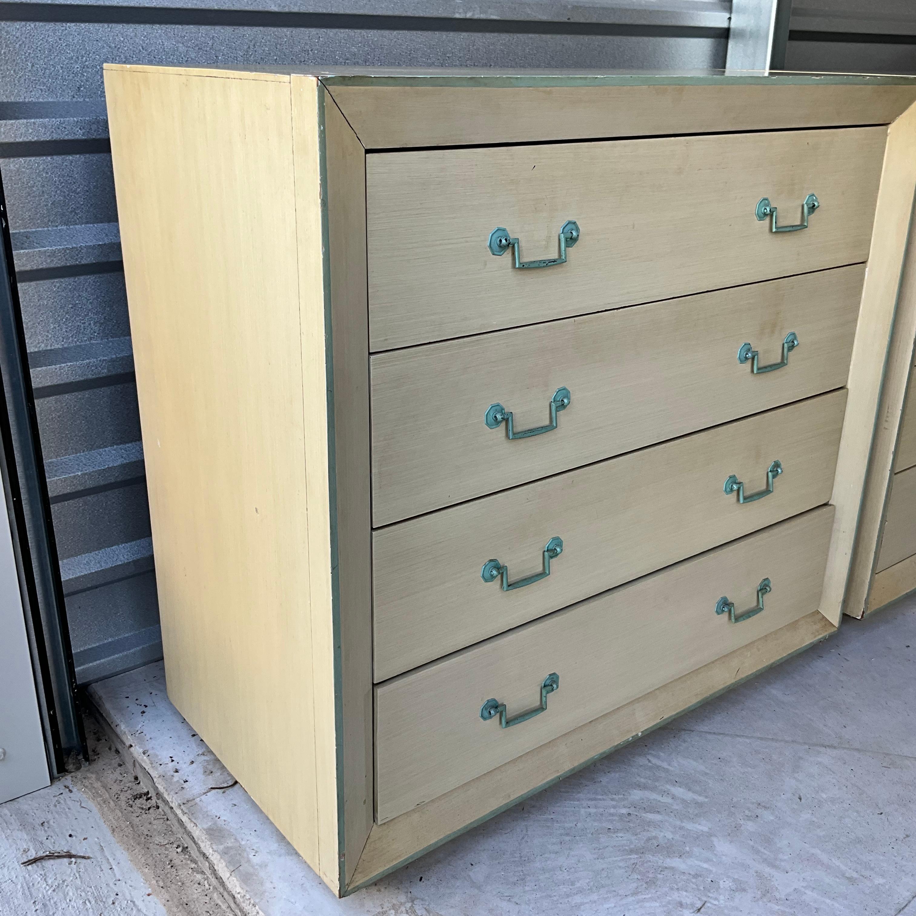 Fatto a mano Coppia di cassapanche anni '60 con maniglie ad acqua in condizioni originali d'epoca in vendita