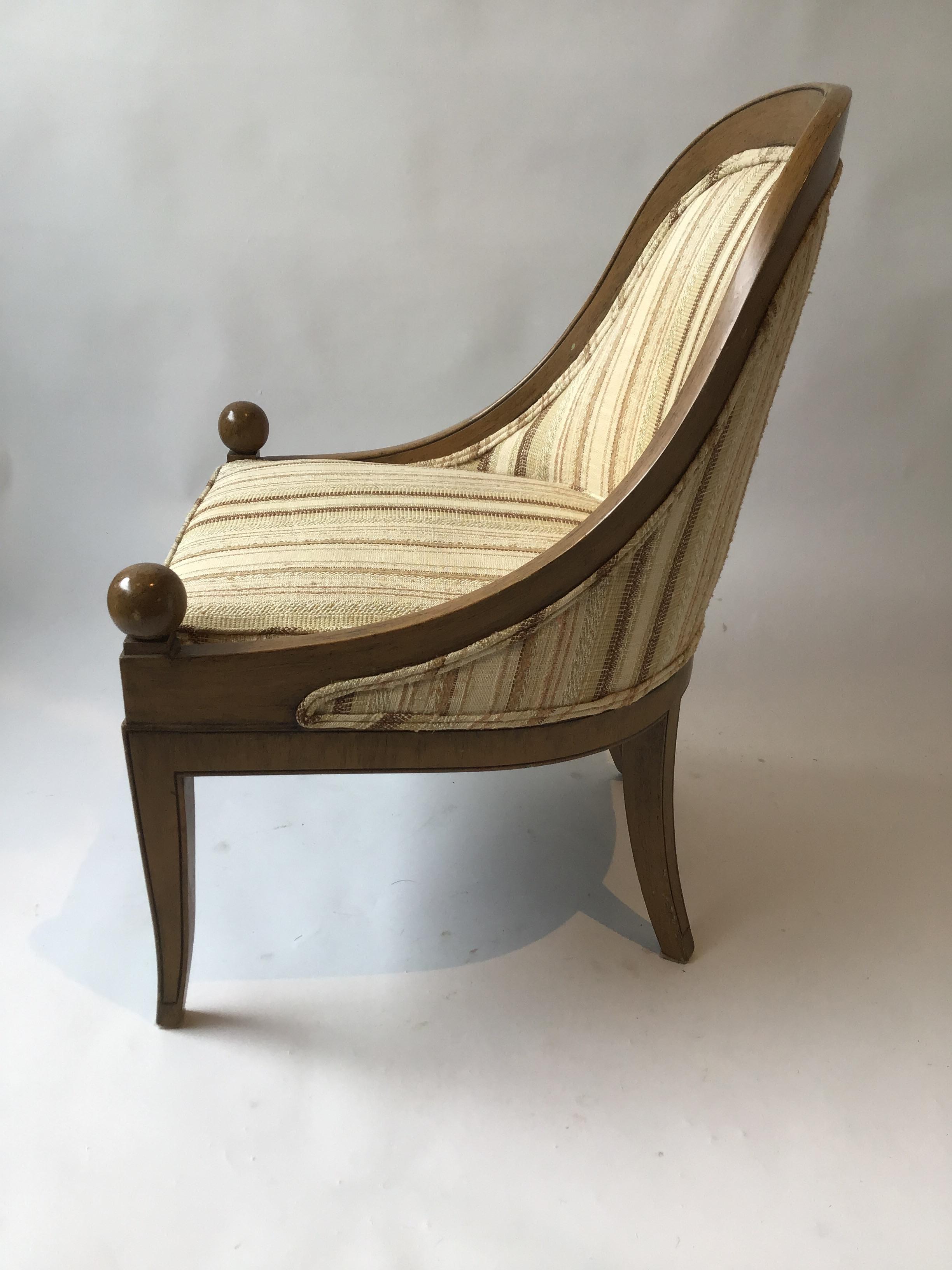 Wood Pair of 1960s Classical Spoon Back Chairs For Sale
