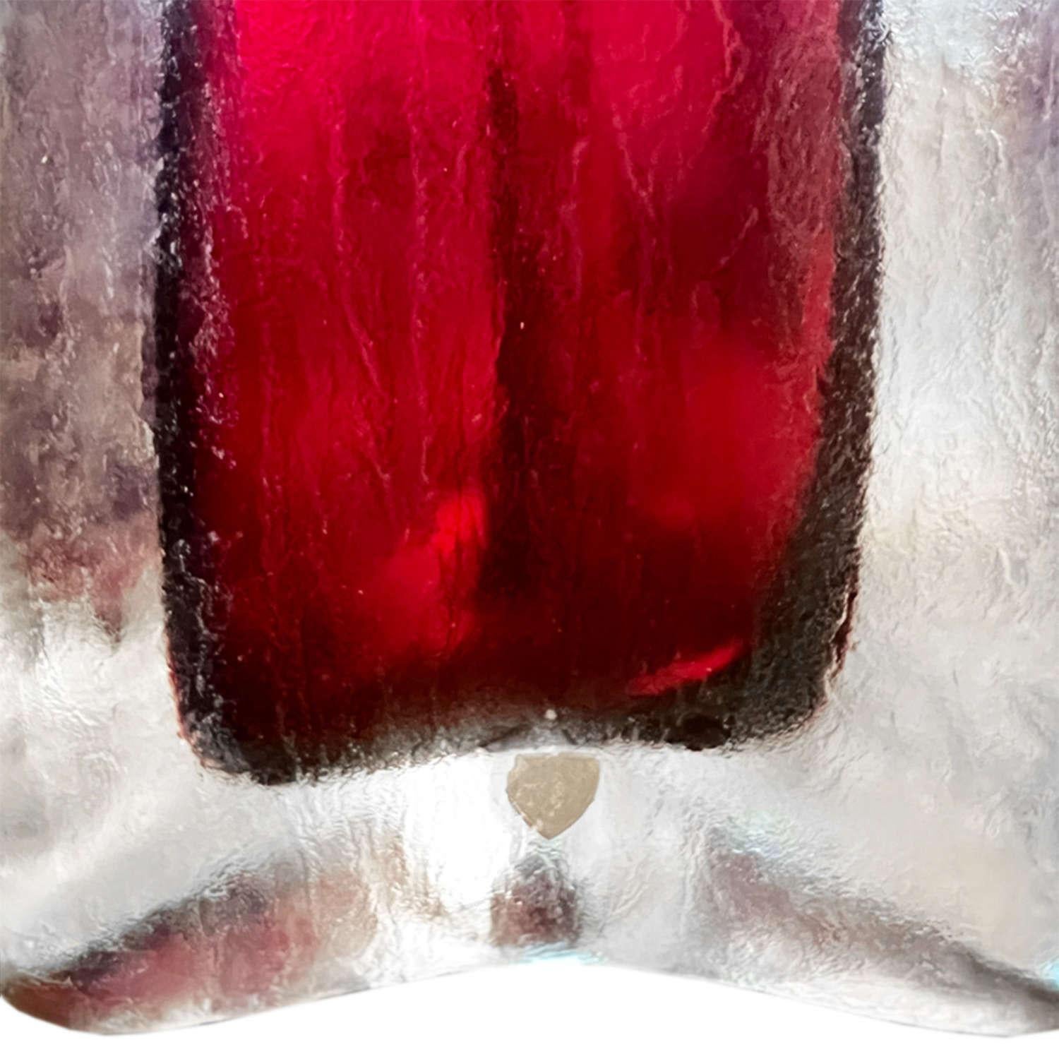 Pareja de lámparas de sobremesa de cristal sueco Orrefors de color arándano de los años 60 Hecho a mano en venta