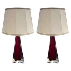 Paire de lampes de bureau suédoises Orrefors en verre canneberge des années 1960