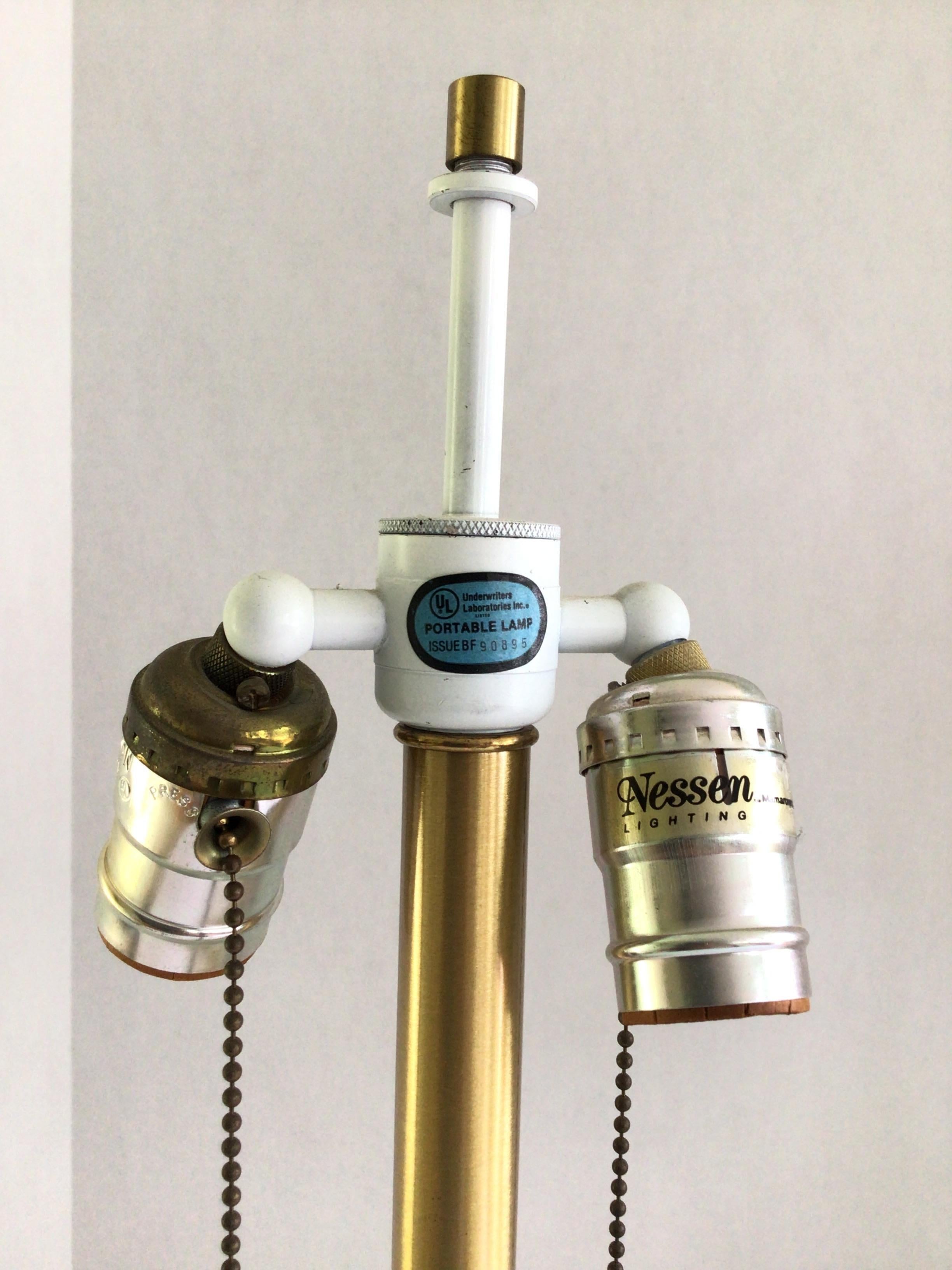 Paire de lampes de table cylindriques en marbre des années 1960 par Nessen en vente 2
