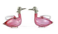 Pareja de jarras checas de clarete de pato de la década de 1960, chapadas en plata checa y de cristal de color arándano