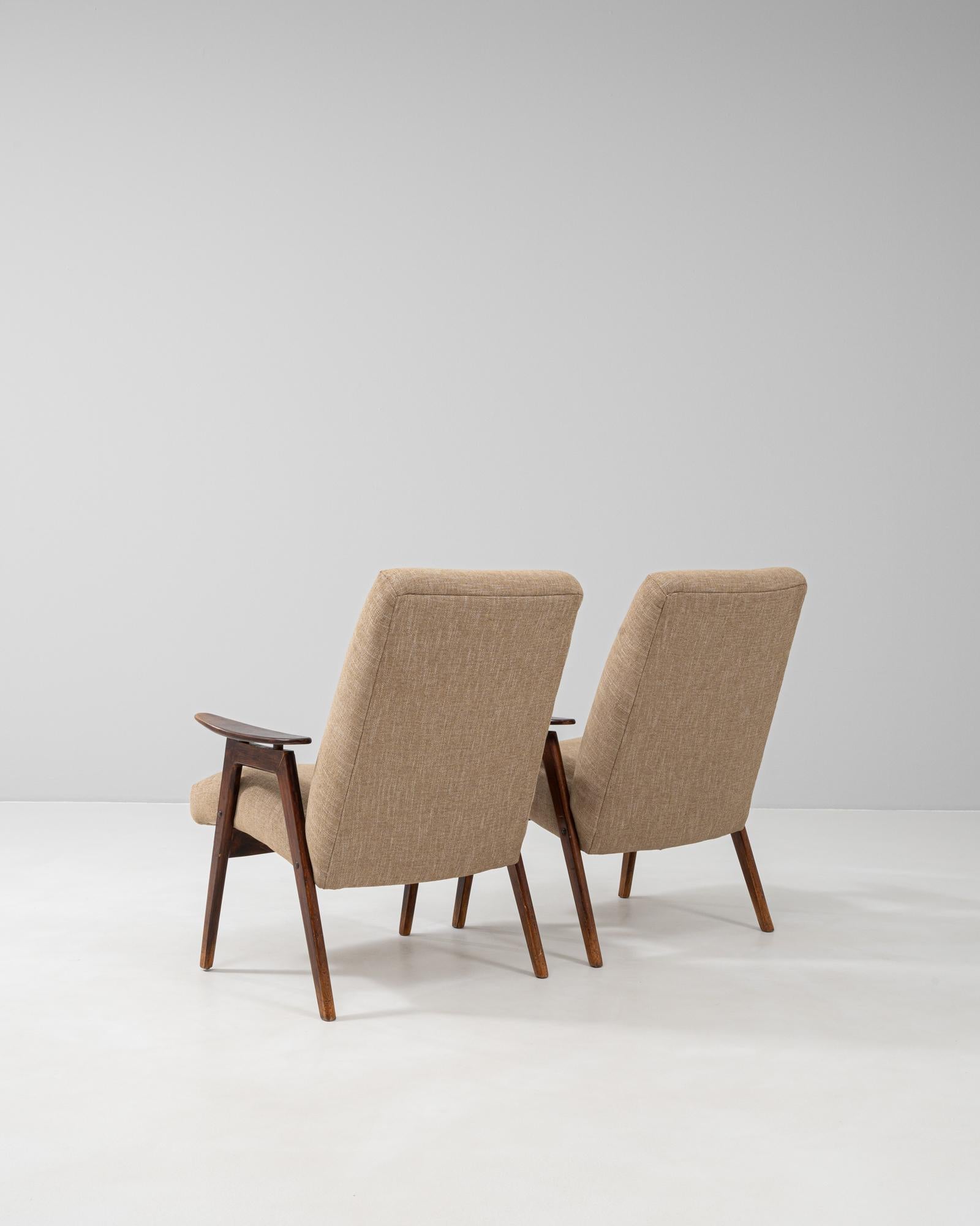 Paar tschechische gepolsterte Sessel aus den 1960er Jahren von TON im Angebot 4