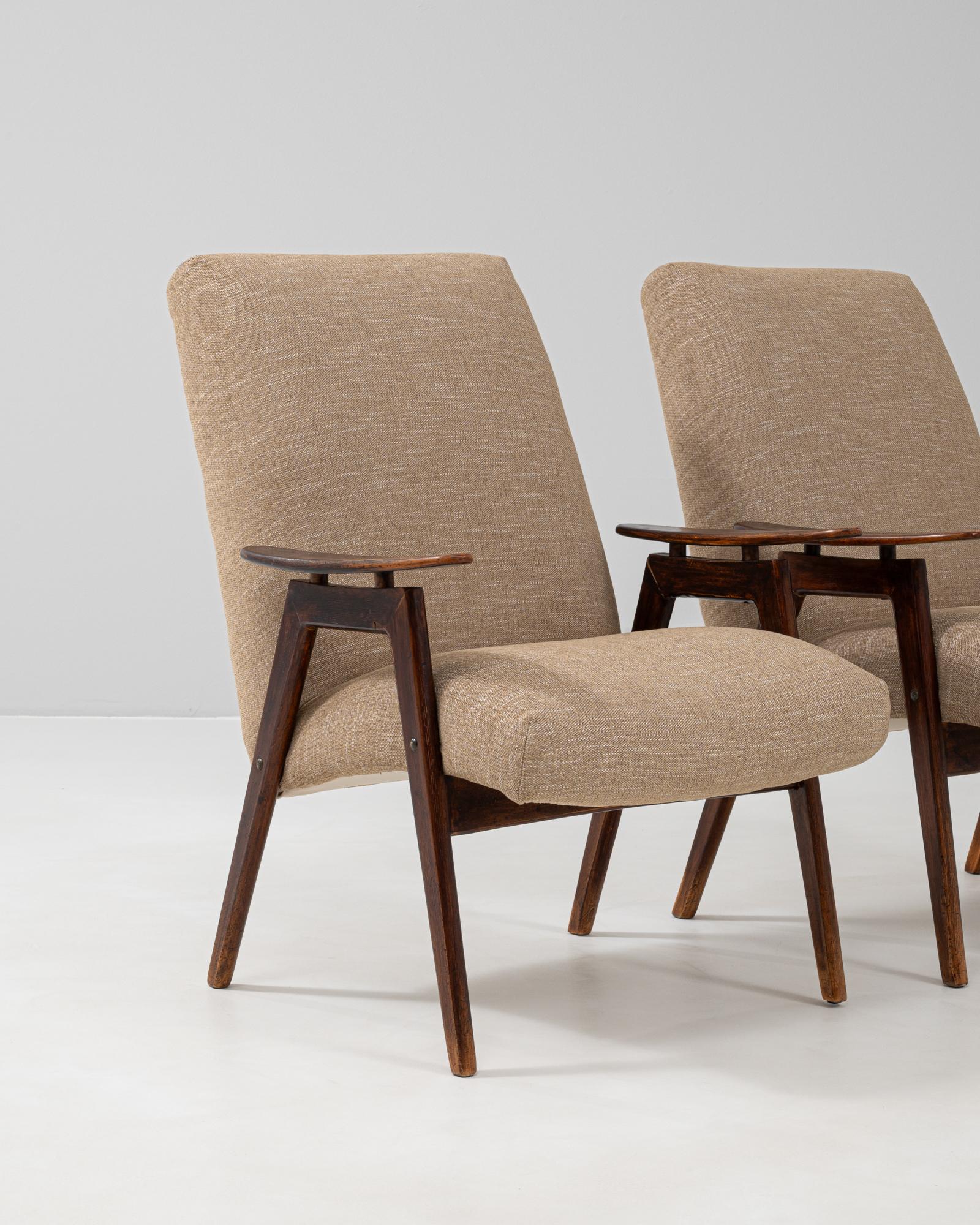 Paar tschechische gepolsterte Sessel aus den 1960er Jahren von TON im Angebot 5