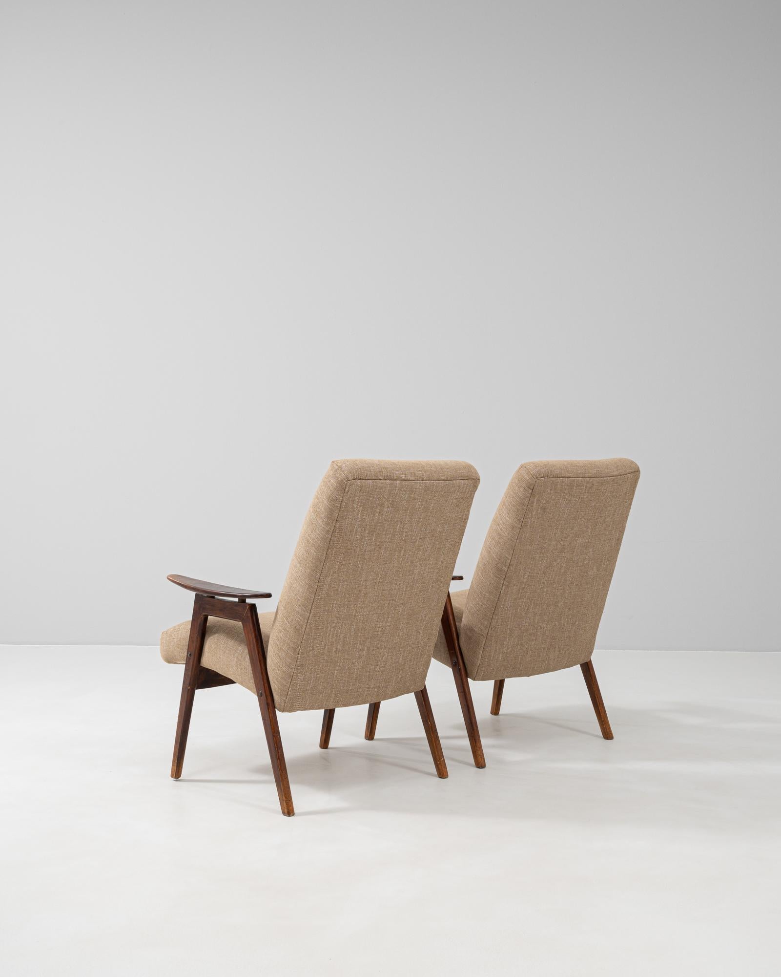 Paar tschechische gepolsterte Sessel aus den 1960er Jahren von TON im Angebot 1