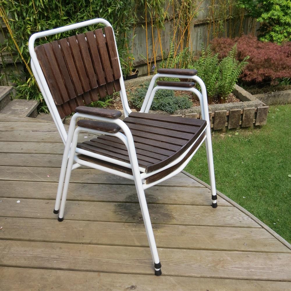 Pair of 1960s Danish Daneline Stackable Teak Garden Chairs In Good Condition In Stow on the Wold, GB