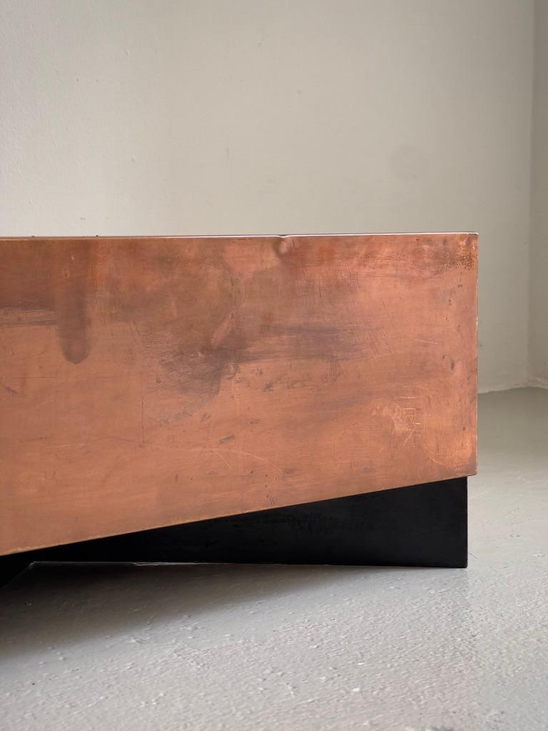 Pair of  1960s danish modern planters in patinated copper and black paint steel. For Sale 2