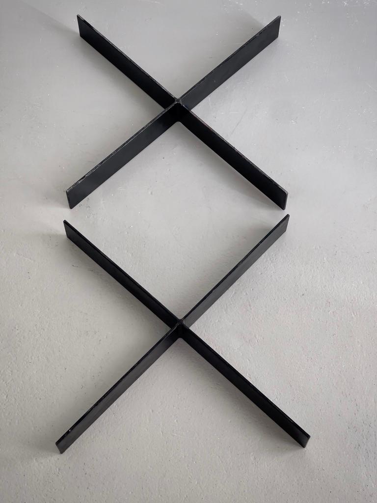 Pair of  1960s danish modern planters in patinated copper and black paint steel. For Sale 6