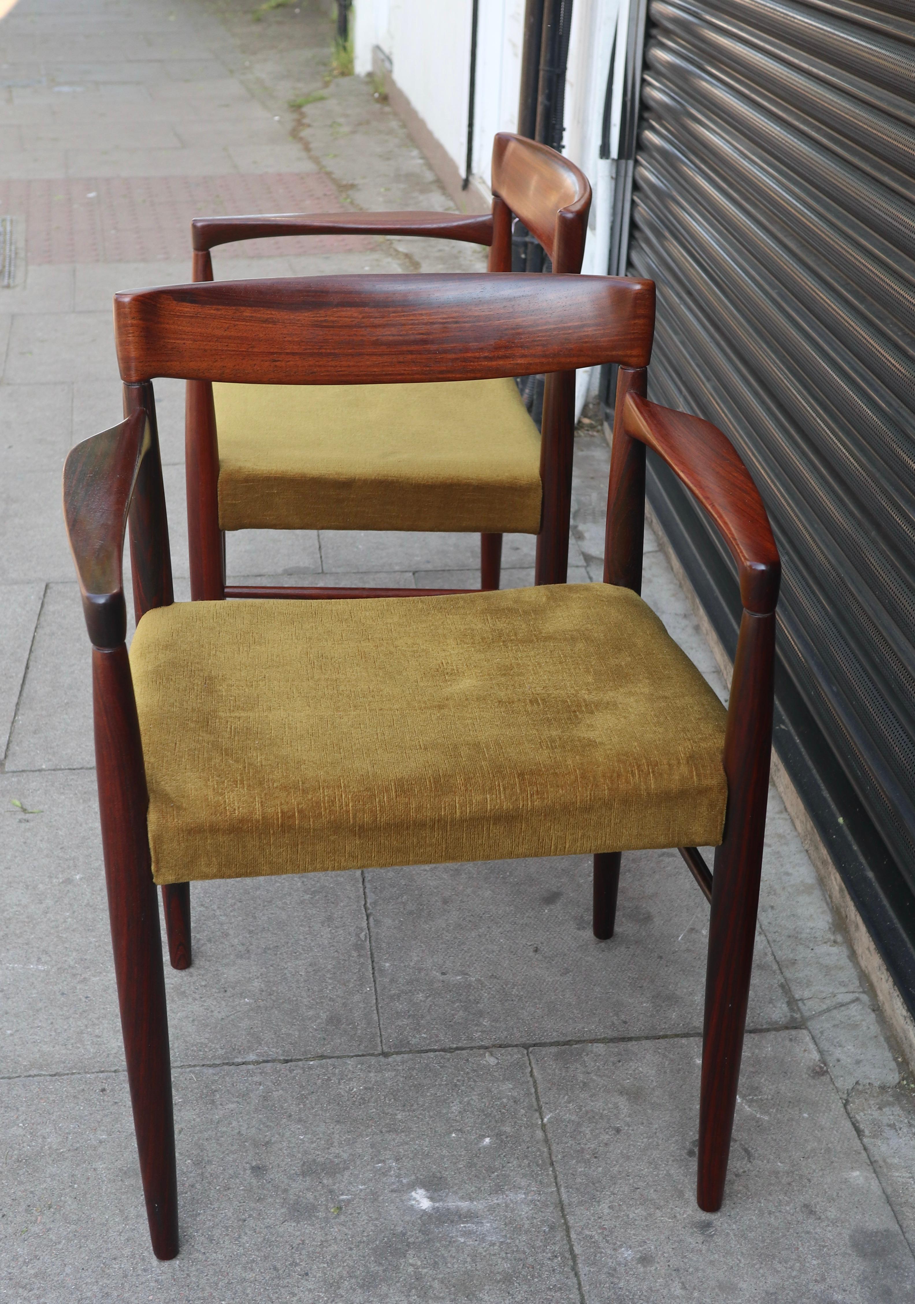 Paire de chaises de sculpteur danoises en bois de rose des années 1960 par H W Klein pour Bramin en vente 4