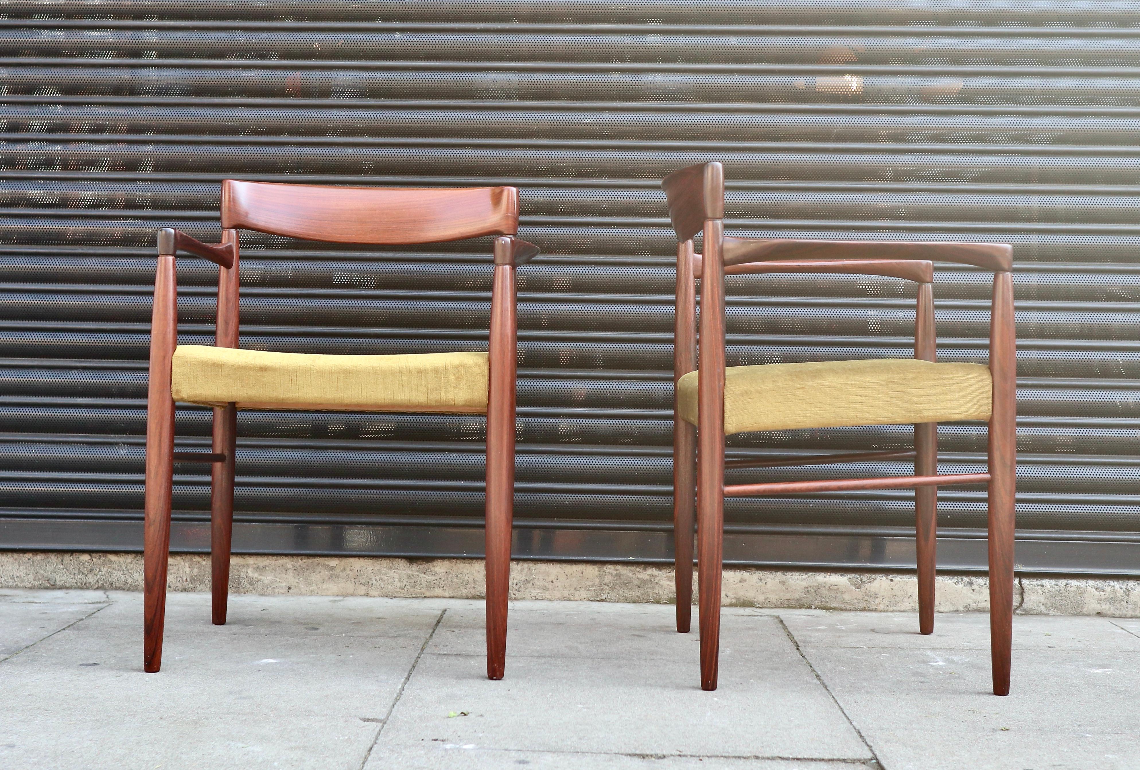 Paire de chaises de sculpteur danoises en bois de rose des années 1960 par H W Klein pour Bramin en vente 7