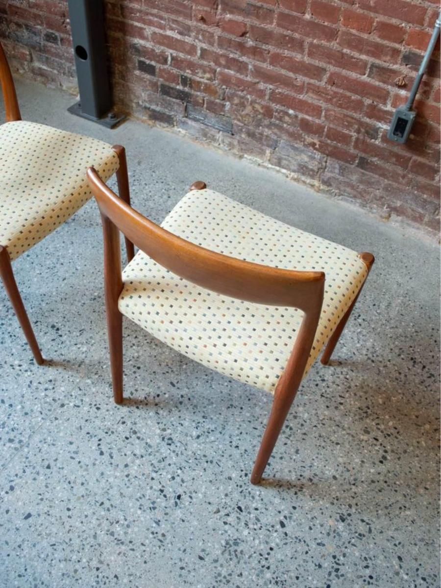 Late 20th Century Pair of 1960s Danish Teak Model 77 Chairs by Niels Møller