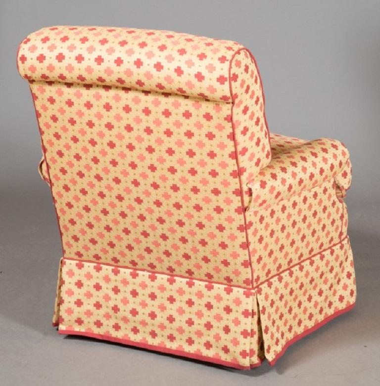 Hollywood Regency Paire de chaises longues pivotantes décoratives rembourrées des années 1960 en vente