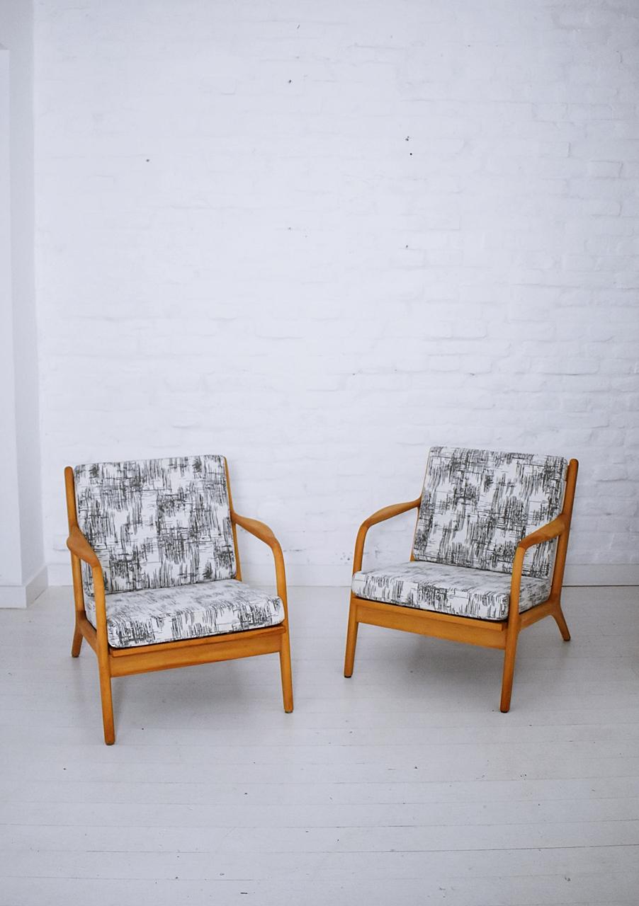 Pair of vintage midcentury easy lounge chairs. Similar to Adrian Pearsall's bent armchair model 2315-C for Craft Associates
Materials:
Beechwood, new chenille fabric, new webbing, new high-density foam
Newly refinished, newly reupholstered.

  