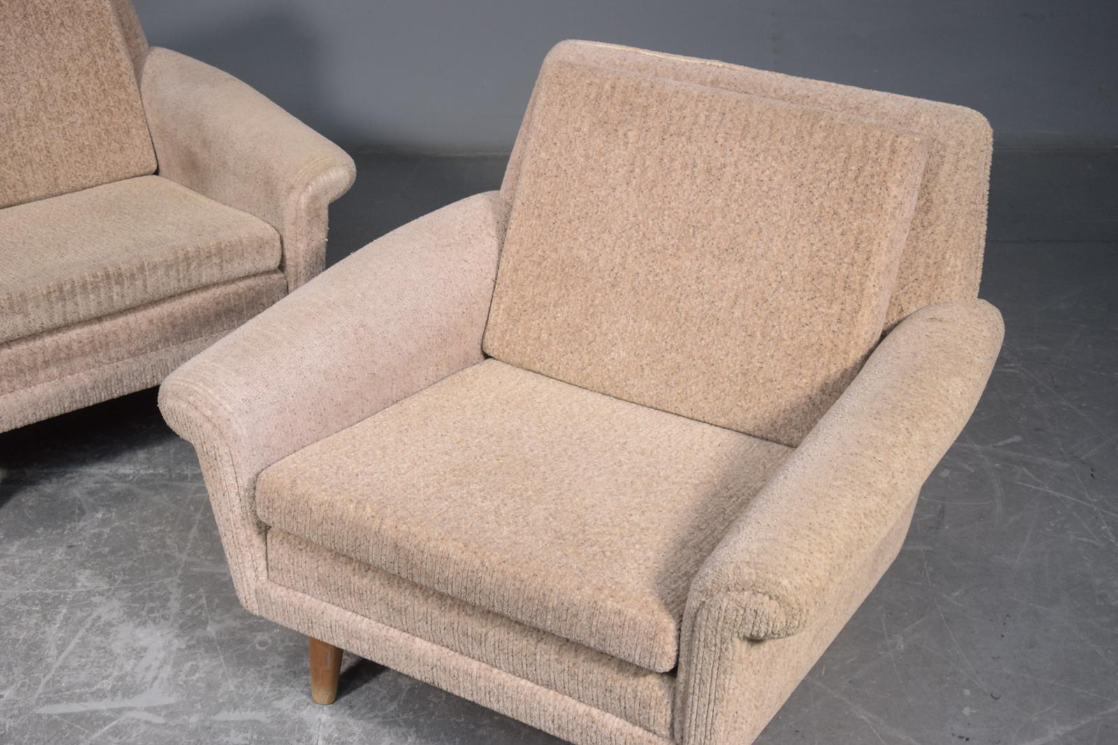 Pair of 1960s Easy Lounge Chairs Model Diplomat by Aage Christiansen for ERAN In Good Condition In Bridgeport, CT