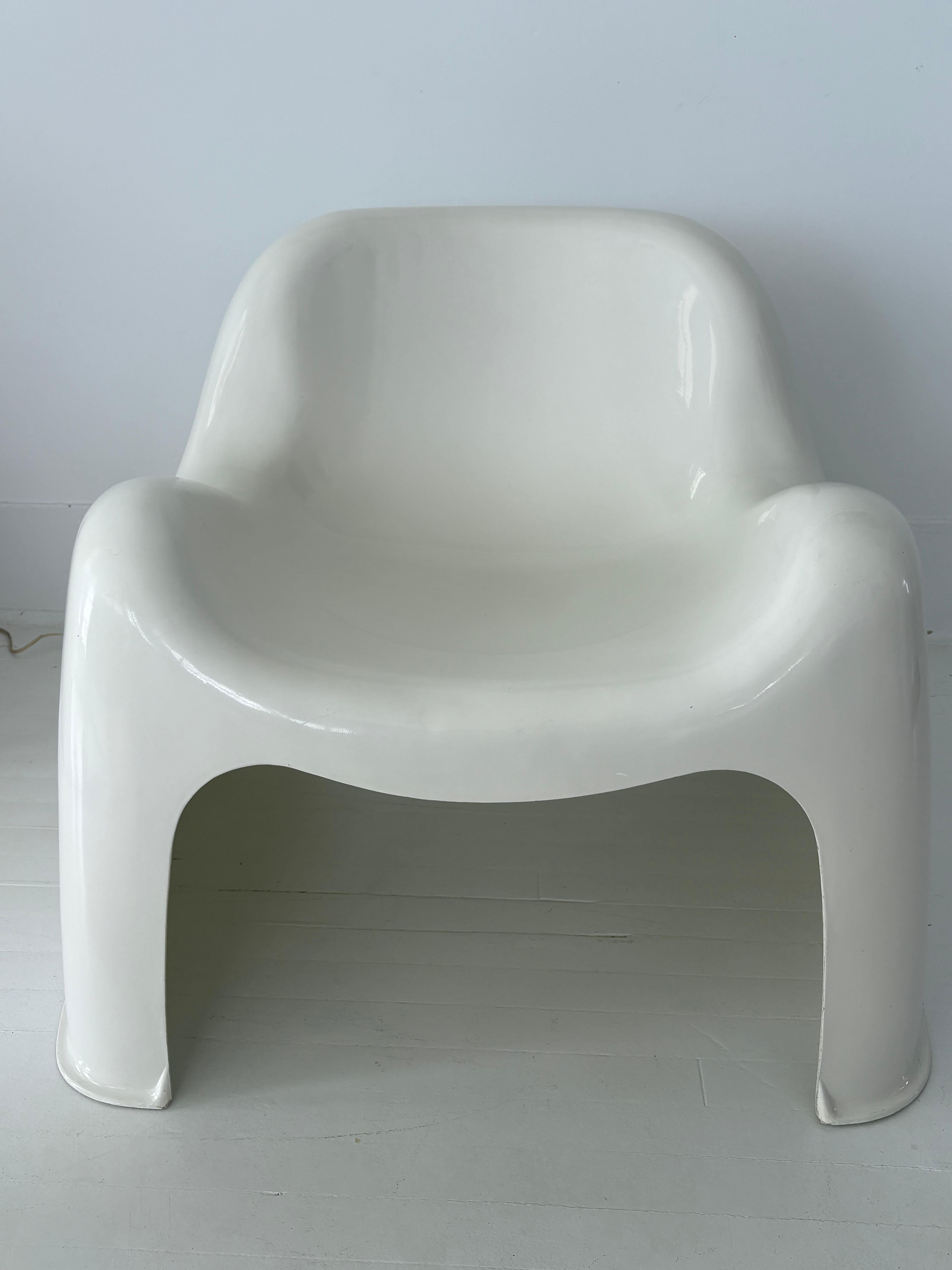 Paire de chaises Toga en fibre de verre des années 1960, designées par Sergio Mazza pour Artemide en vente 3