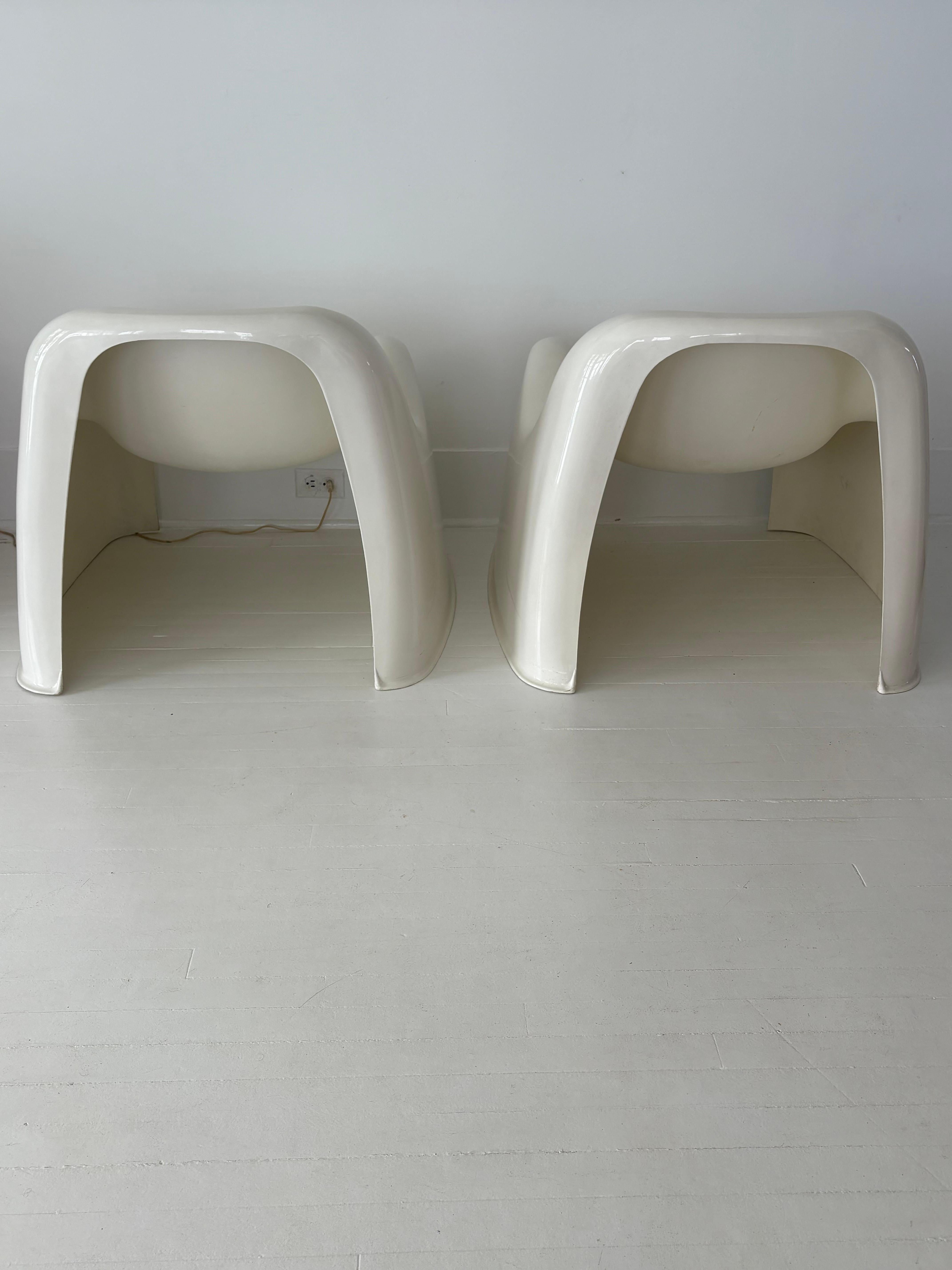 Paire de chaises Toga en fibre de verre des années 1960, designées par Sergio Mazza pour Artemide en vente 7