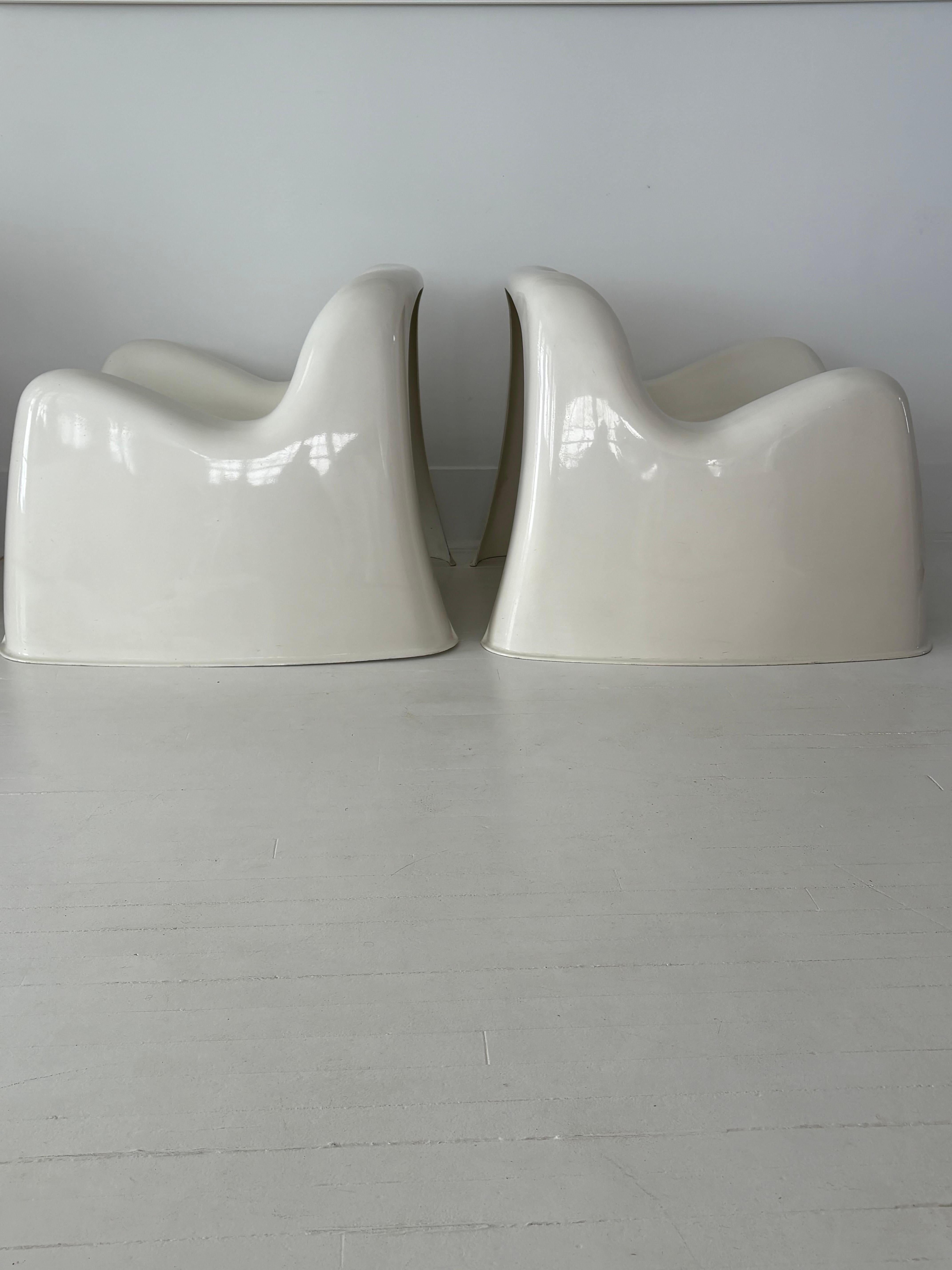 Paire de chaises Toga en fibre de verre des années 1960, designées par Sergio Mazza pour Artemide en vente 8