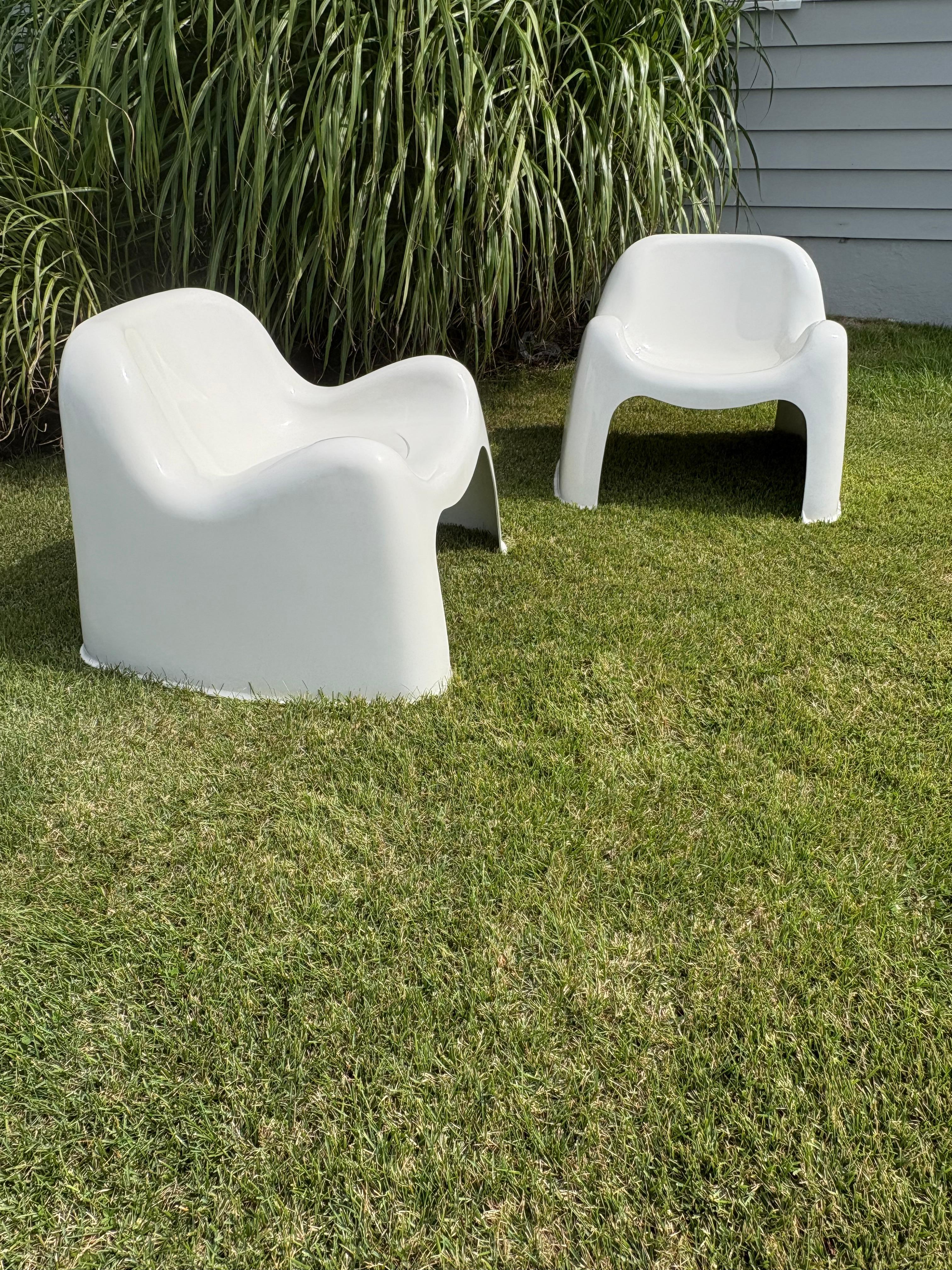 Paire de chaises Toga en fibre de verre des années 1960, designées par Sergio Mazza pour Artemide en vente 1