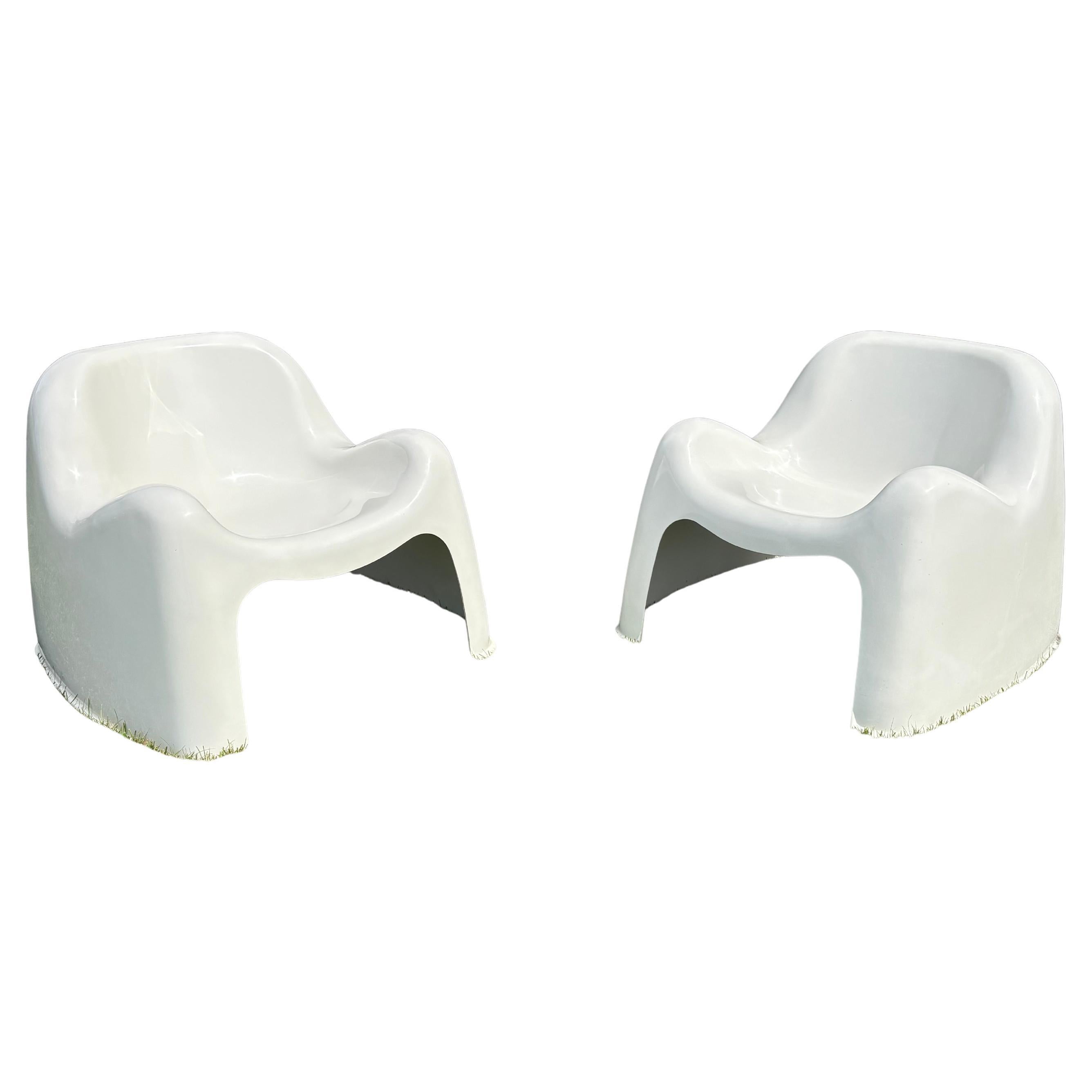 Paire de chaises Toga en fibre de verre des années 1960, designées par Sergio Mazza pour Artemide