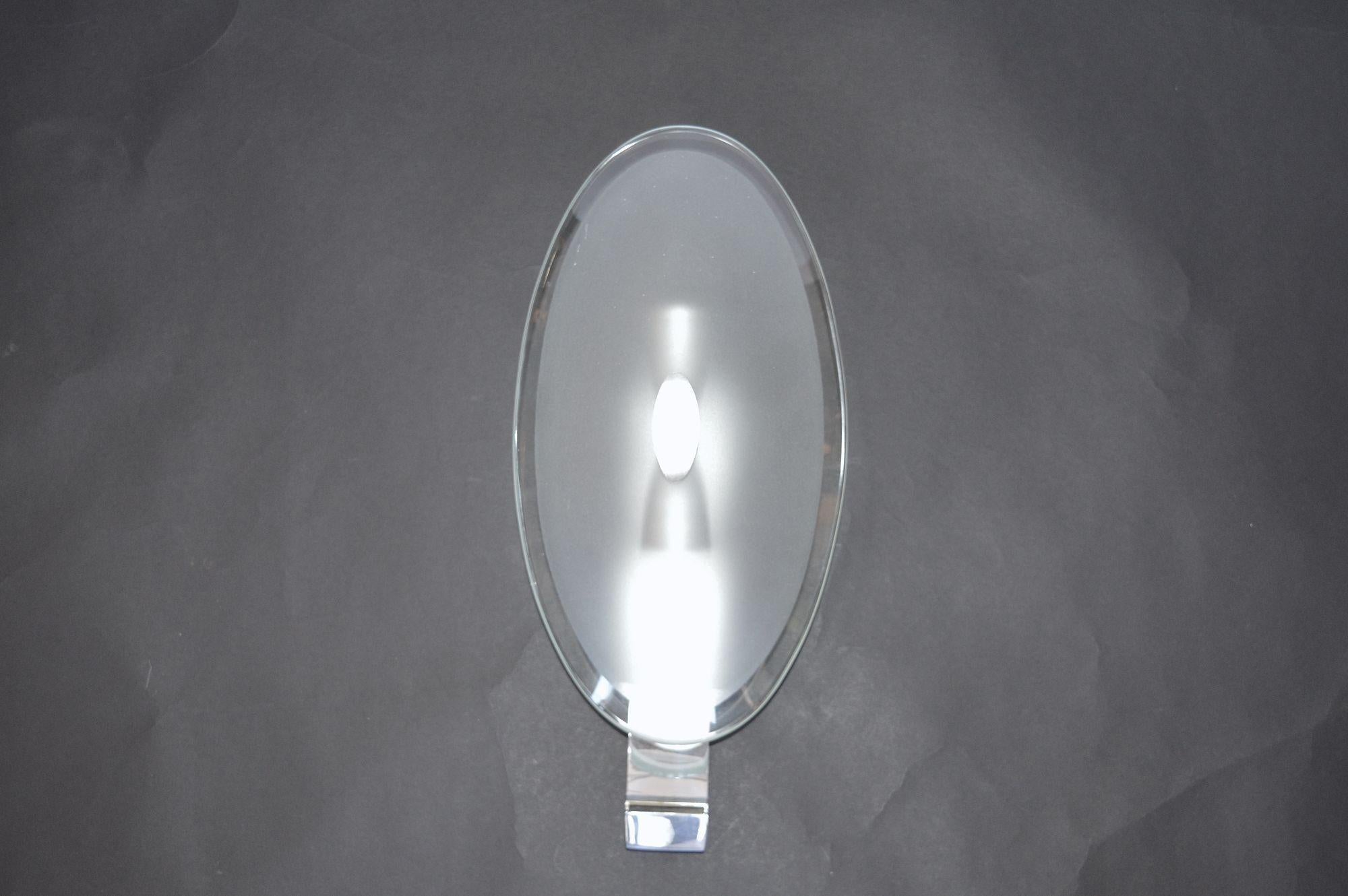 Coppia di lampade di Fontana Arte del 1960 in cromo e vetro smerigliato in vendita 1