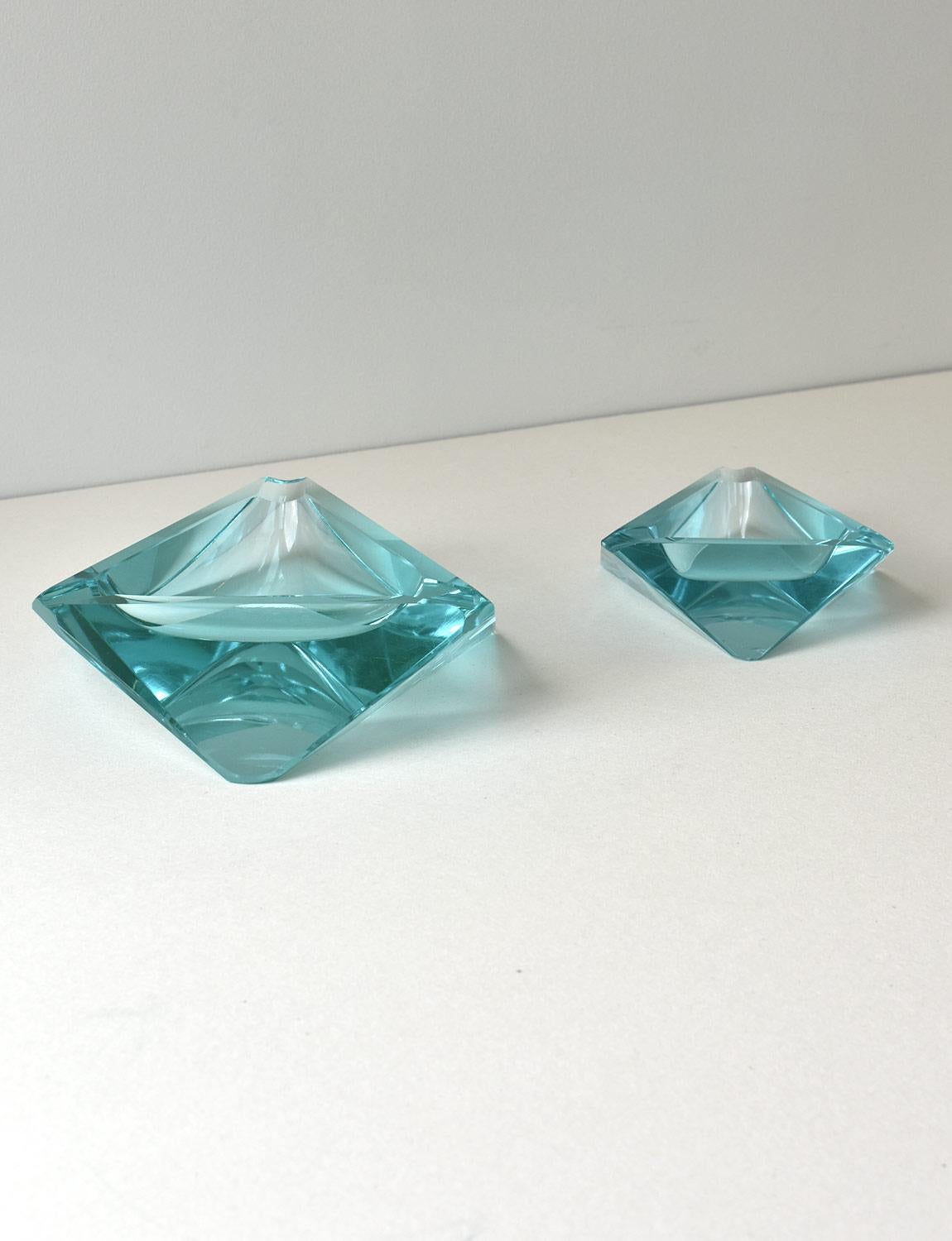 Glass Pair of 1960s Fontana Vetri Arte Turquoise Geometric Bowls For Sale