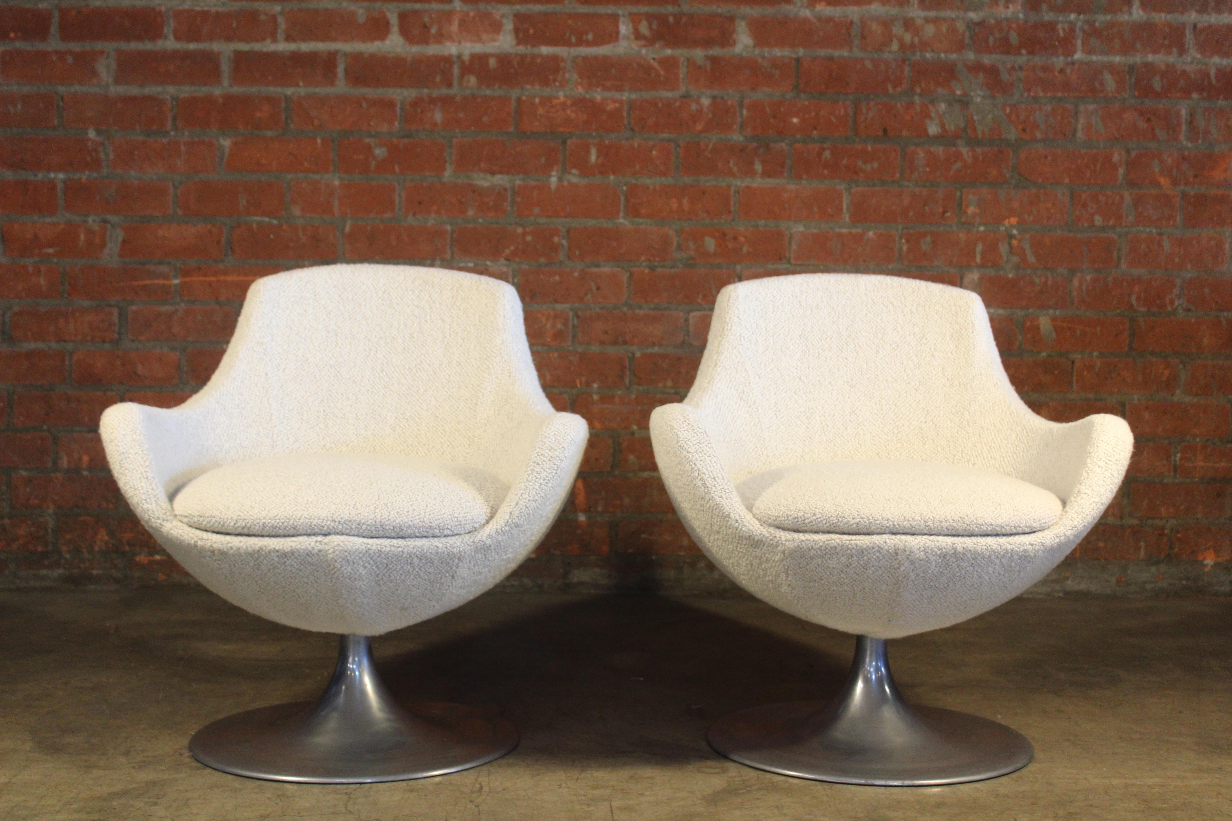 Mid-Century Modern Pair of Pierre Guariche Swivel Chairs in Pierre Frey Boucle
