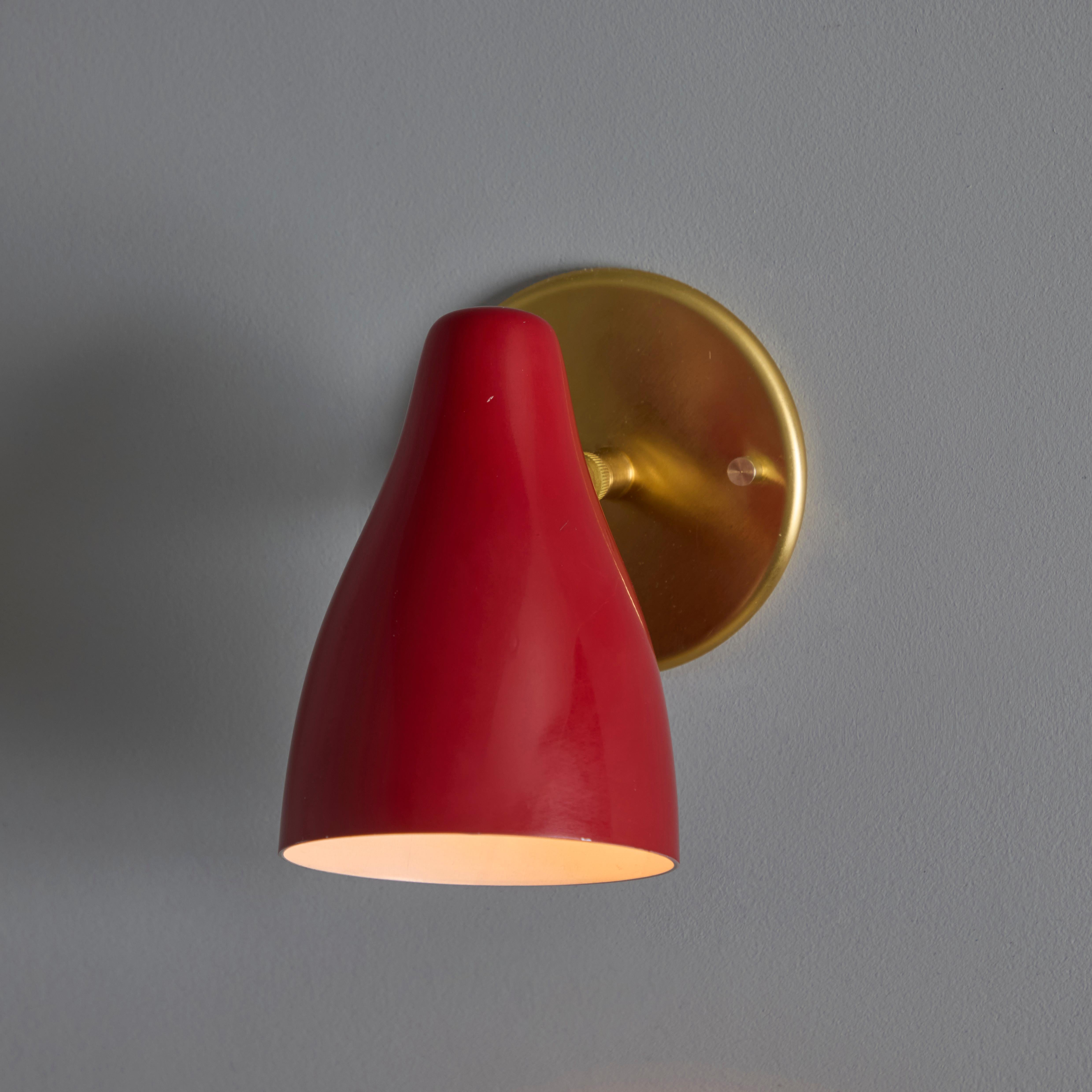Pareja de apliques articulados de latón y rojo Giuseppe Ostuni de los años 60 para O-Luce 8