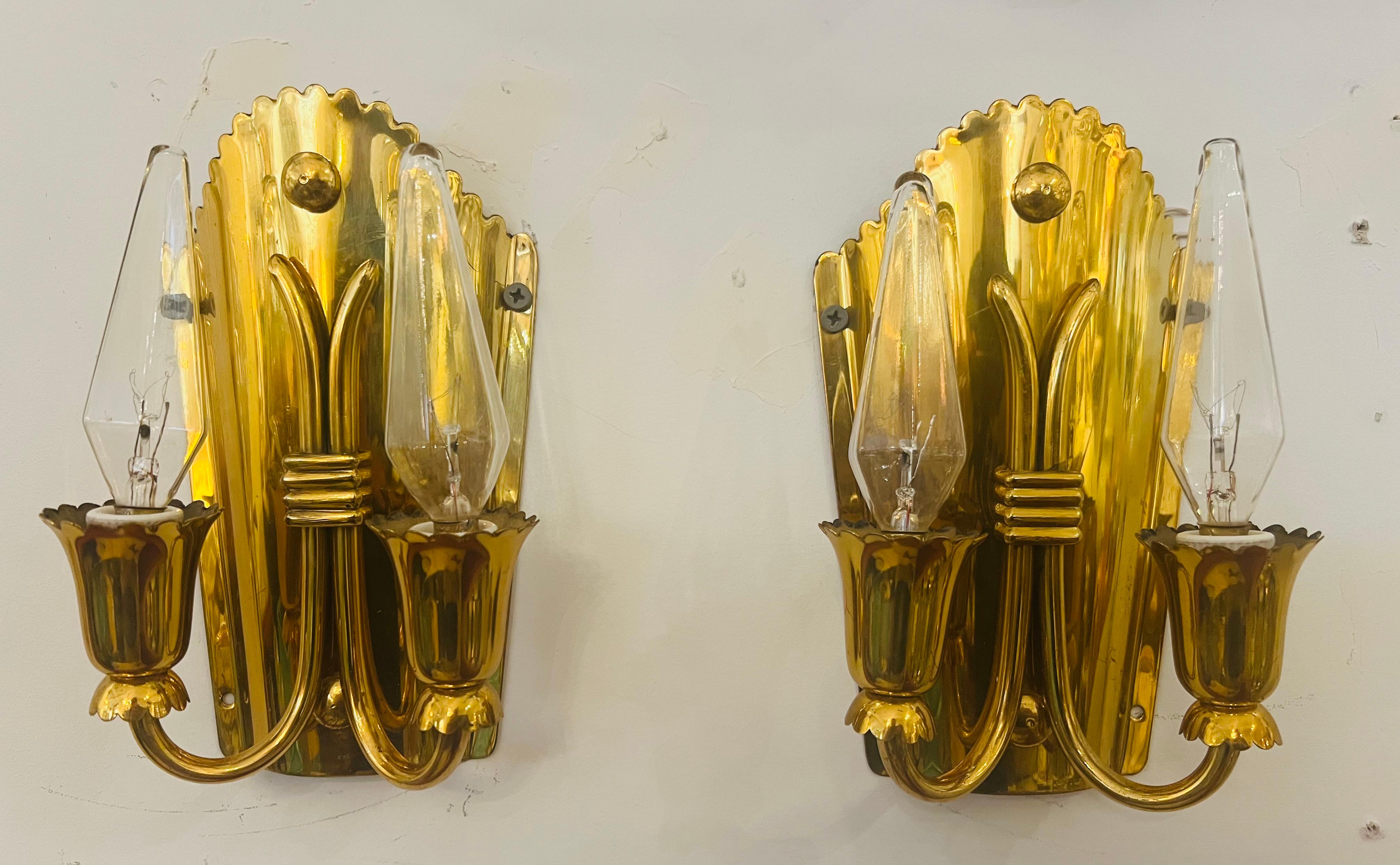 Mid-20th Century Pair of 1960s Golden Brass Regency Italian Mid Century Wall Lamps For Sale