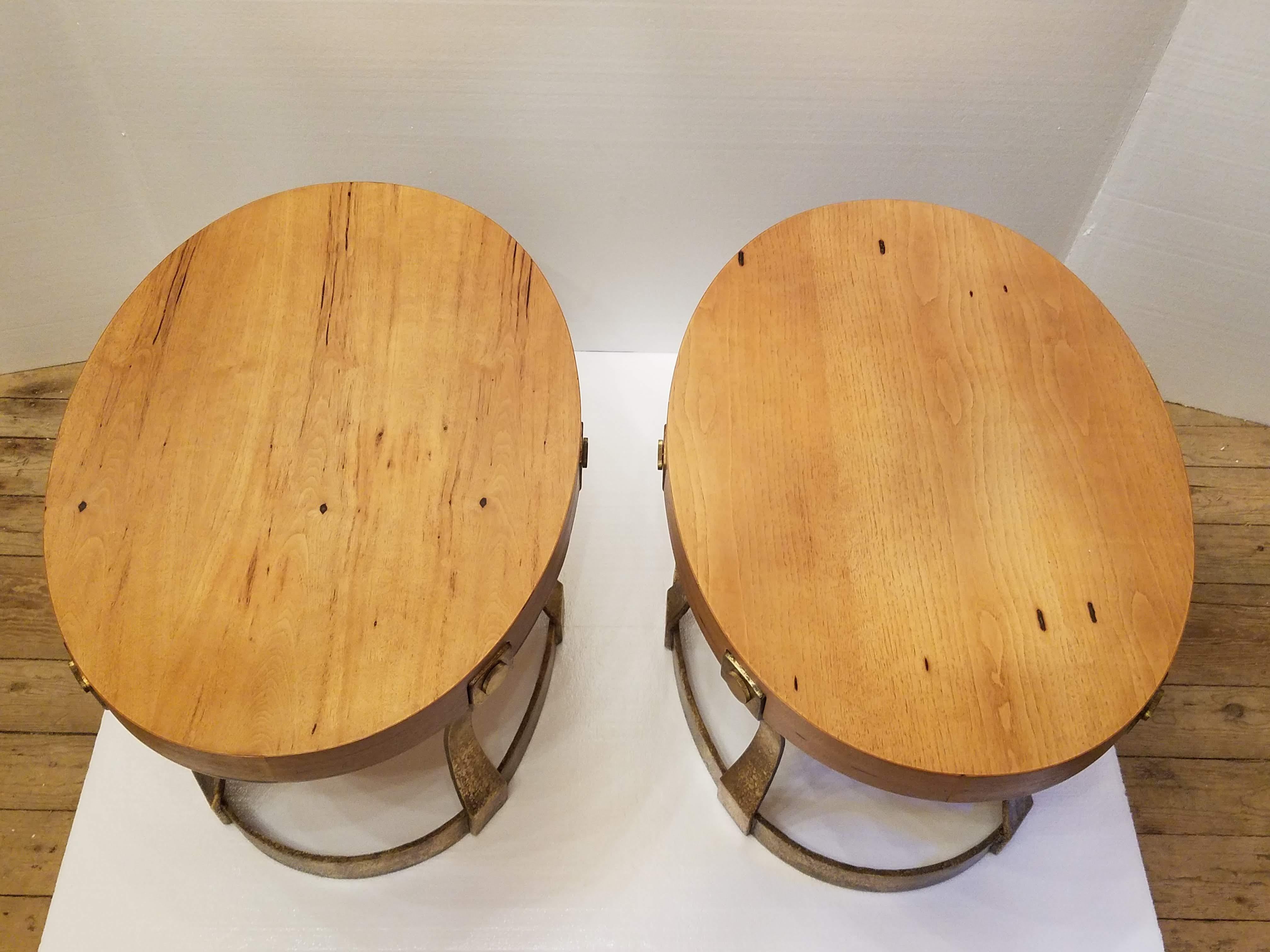 Brushed Pair of 1960s Heritage Oval Side Tables w/ Pecky Walnut Tops and Gilt Iron Bases For Sale