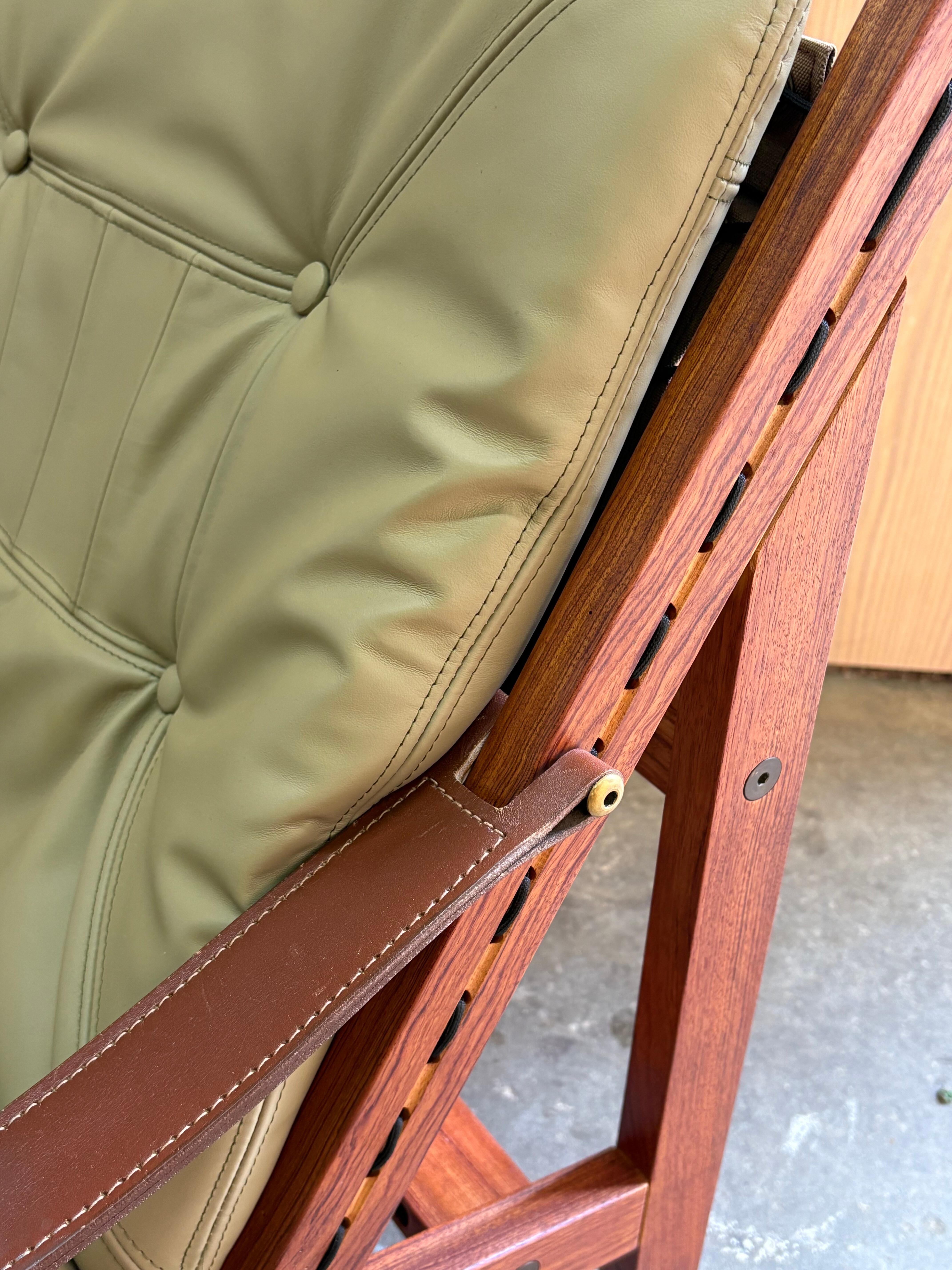 Mid-Century Modern Paire de chaises longues 