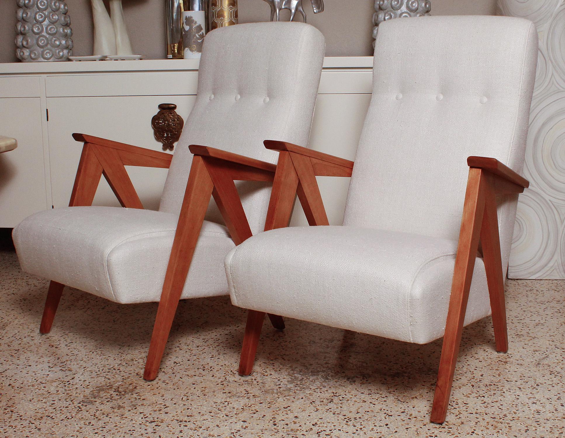 Mid-Century Modern Pair of 1960s Italian Beechwood Compass Lounge Chairs